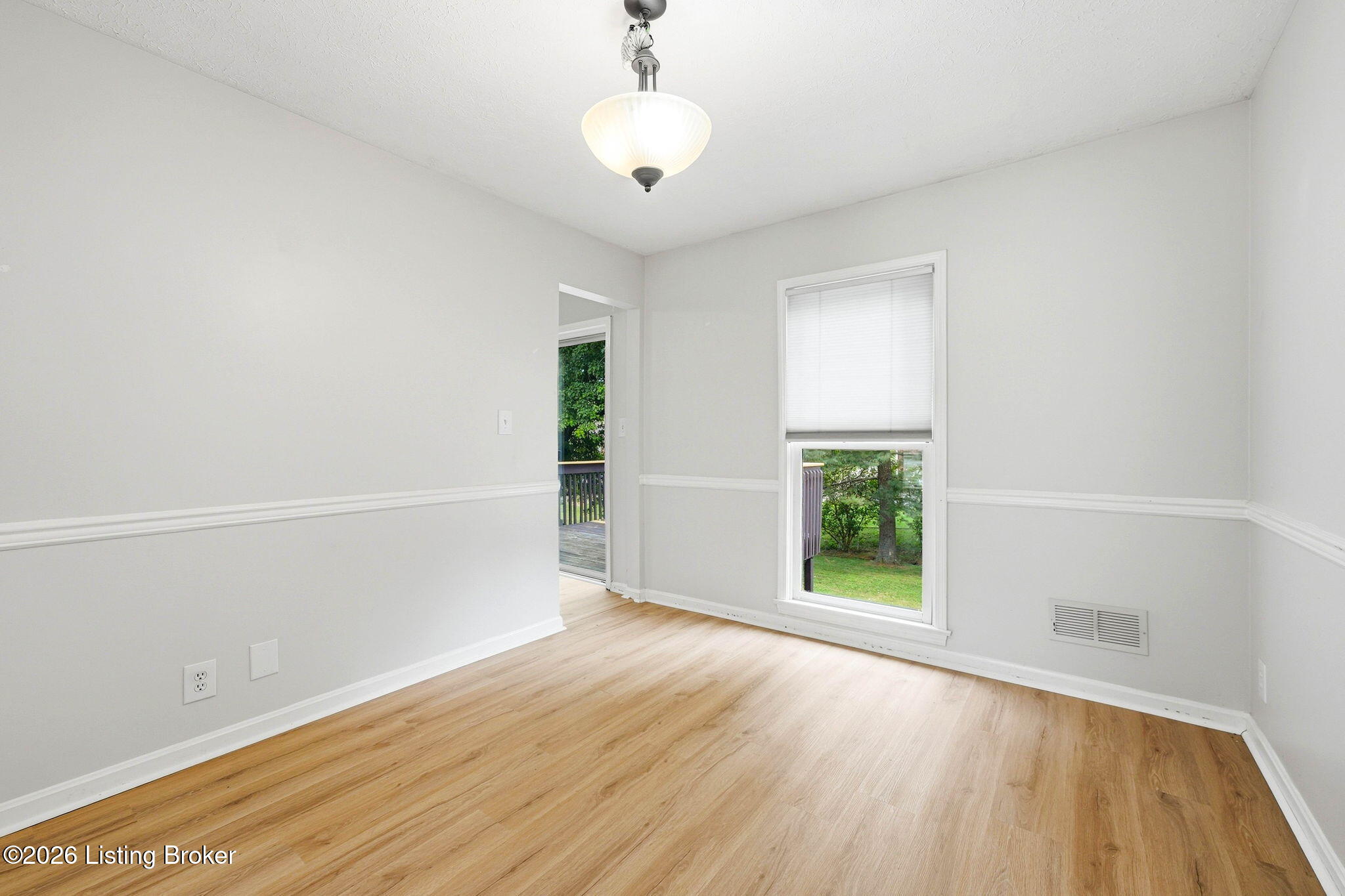 12113 Cloverdale Dr Property Photo 14