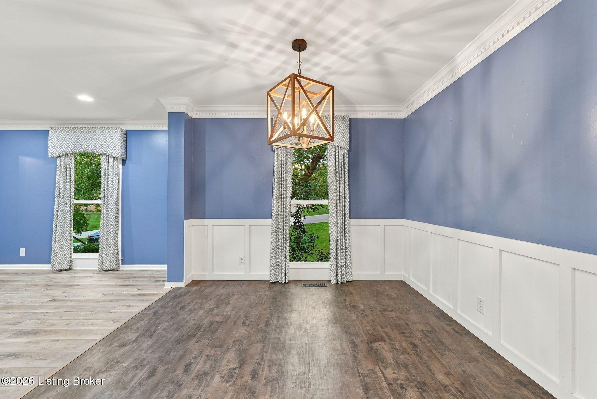 401 Winding Way Property Photo 14