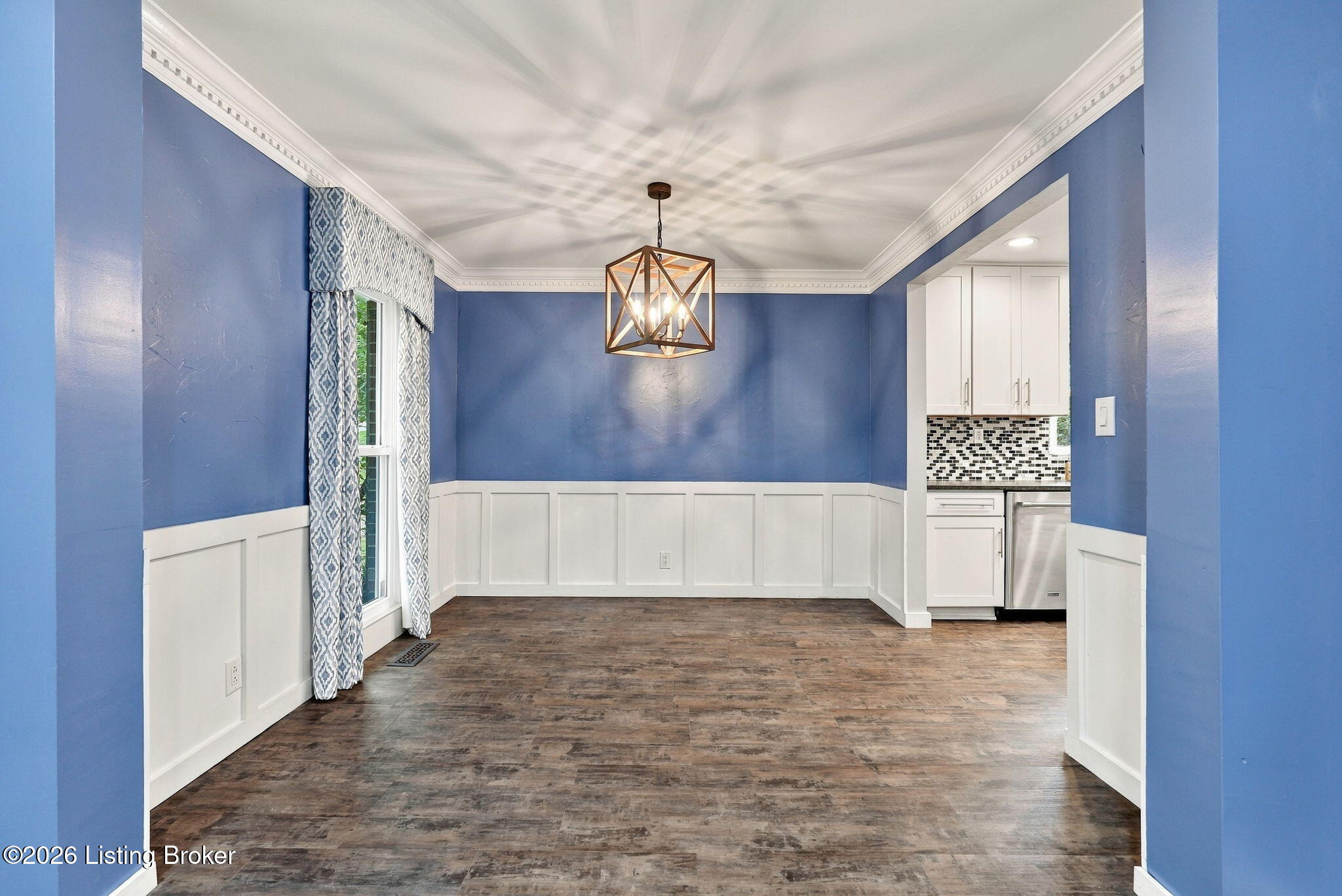 401 Winding Way Property Photo 15