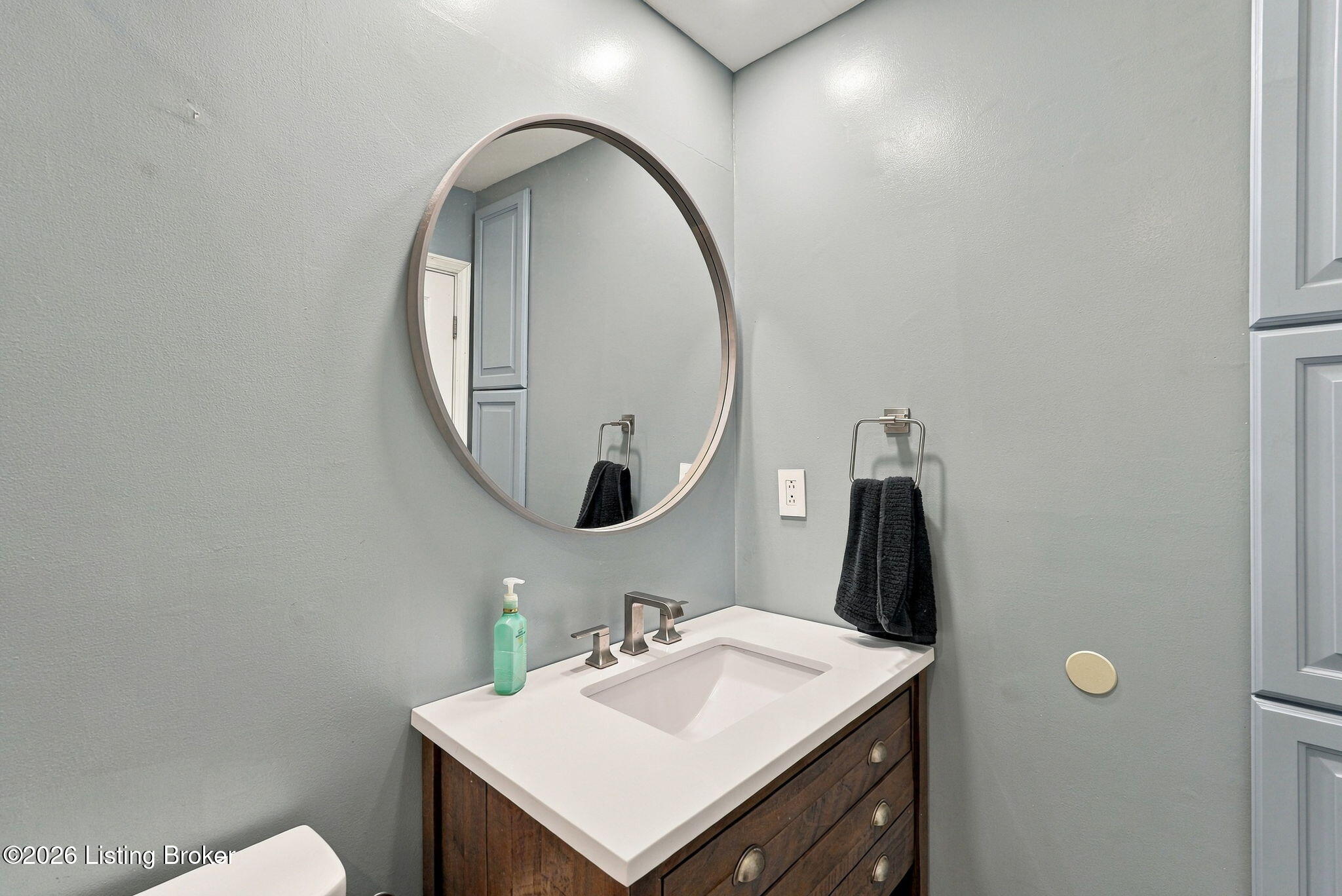 401 Winding Way Property Photo 21