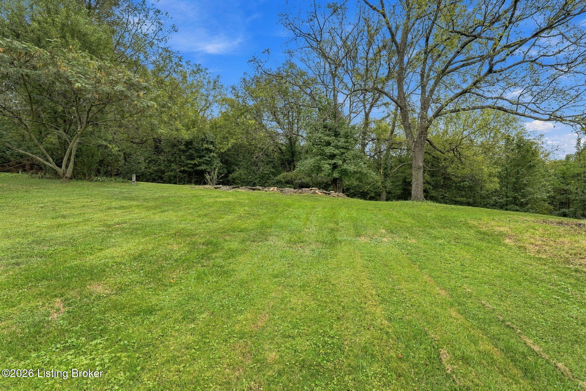 401 Winding Way Property Photo 46