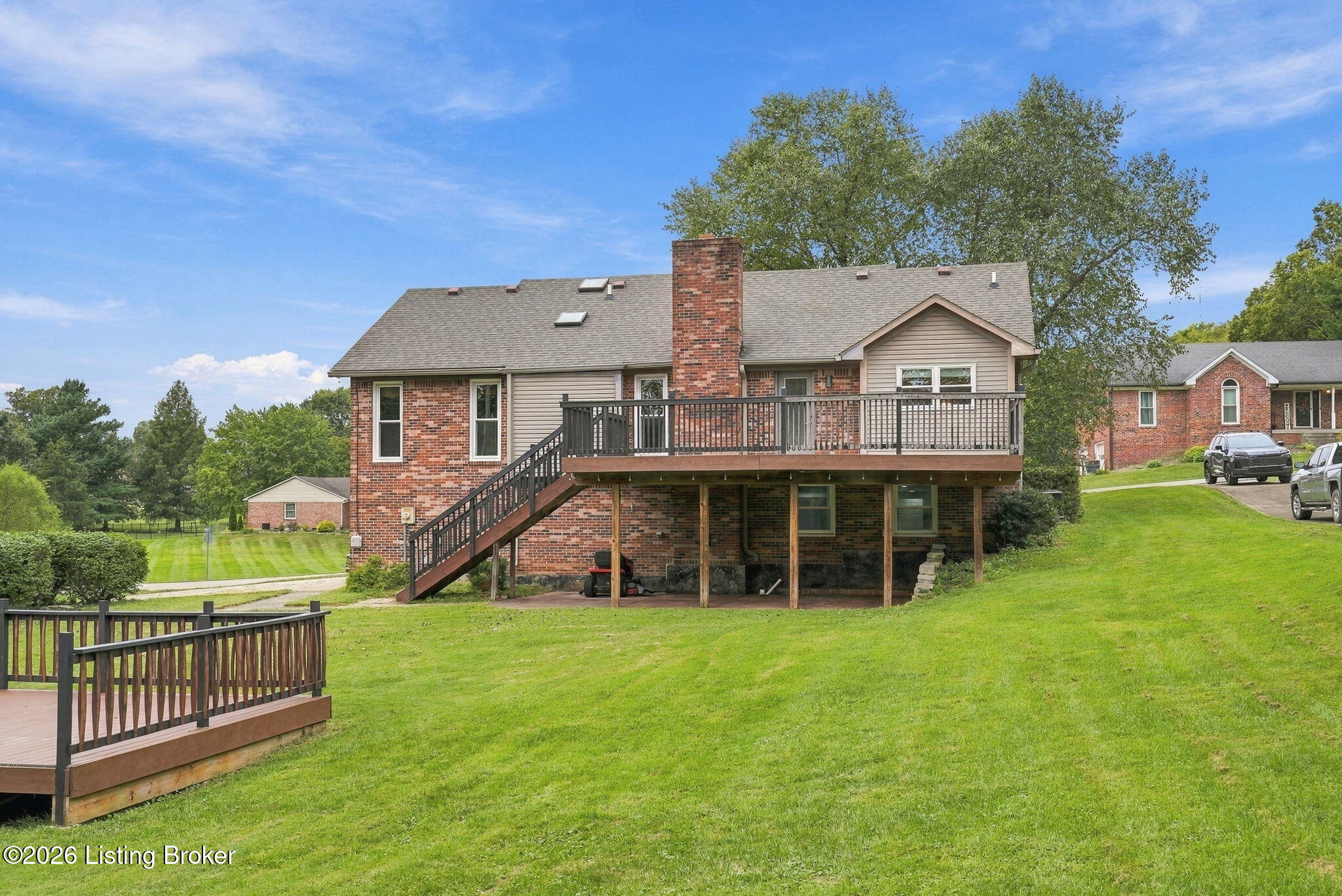 401 Winding Way Property Photo 48