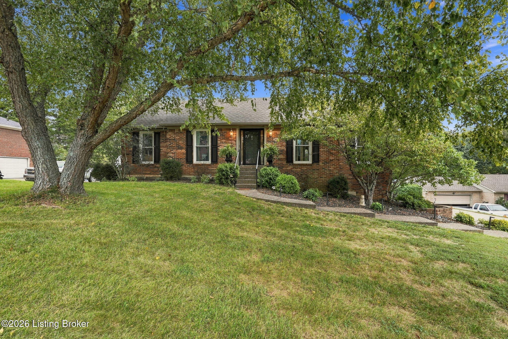 401 Winding Way Property Photo 55