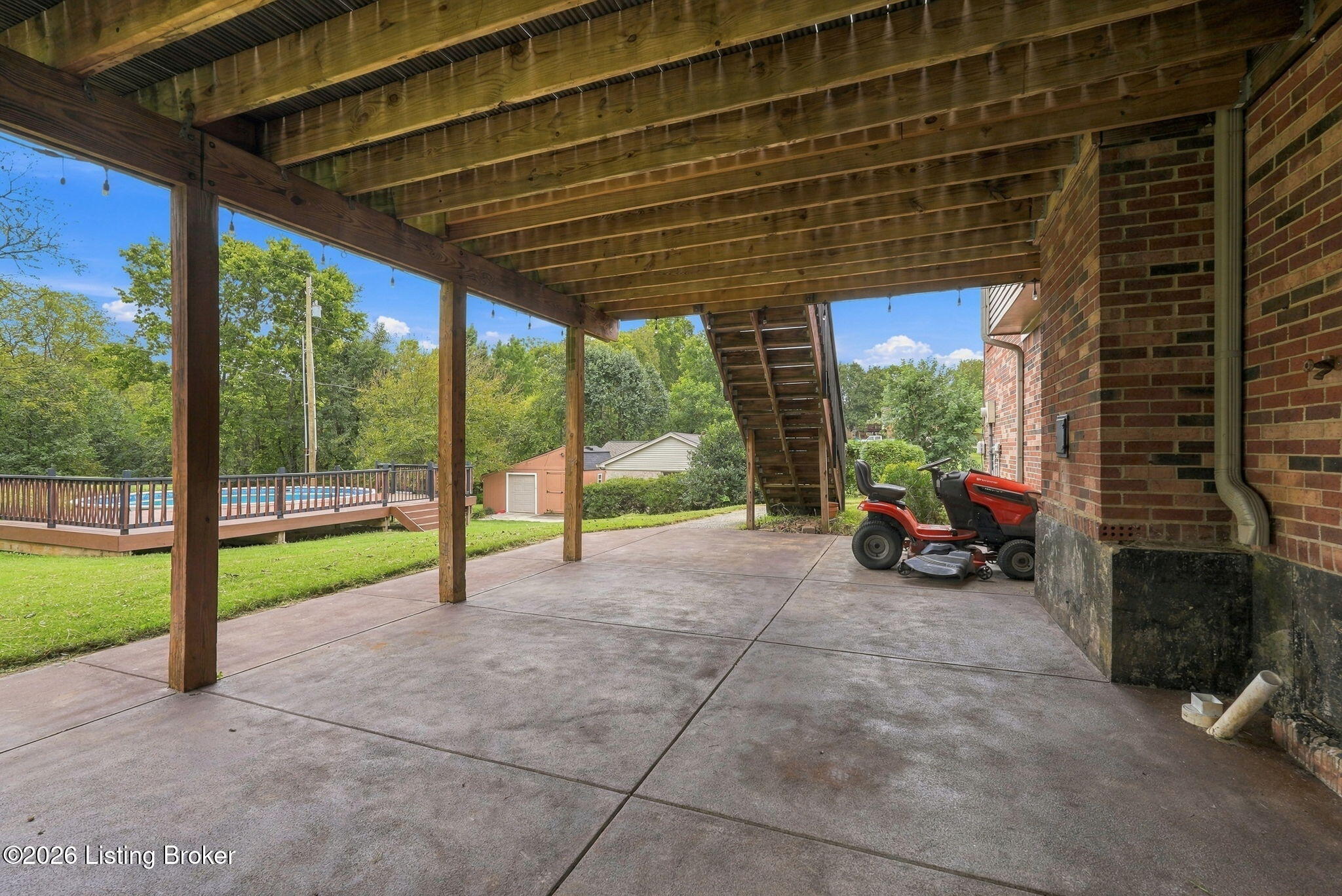 401 Winding Way Property Photo 56