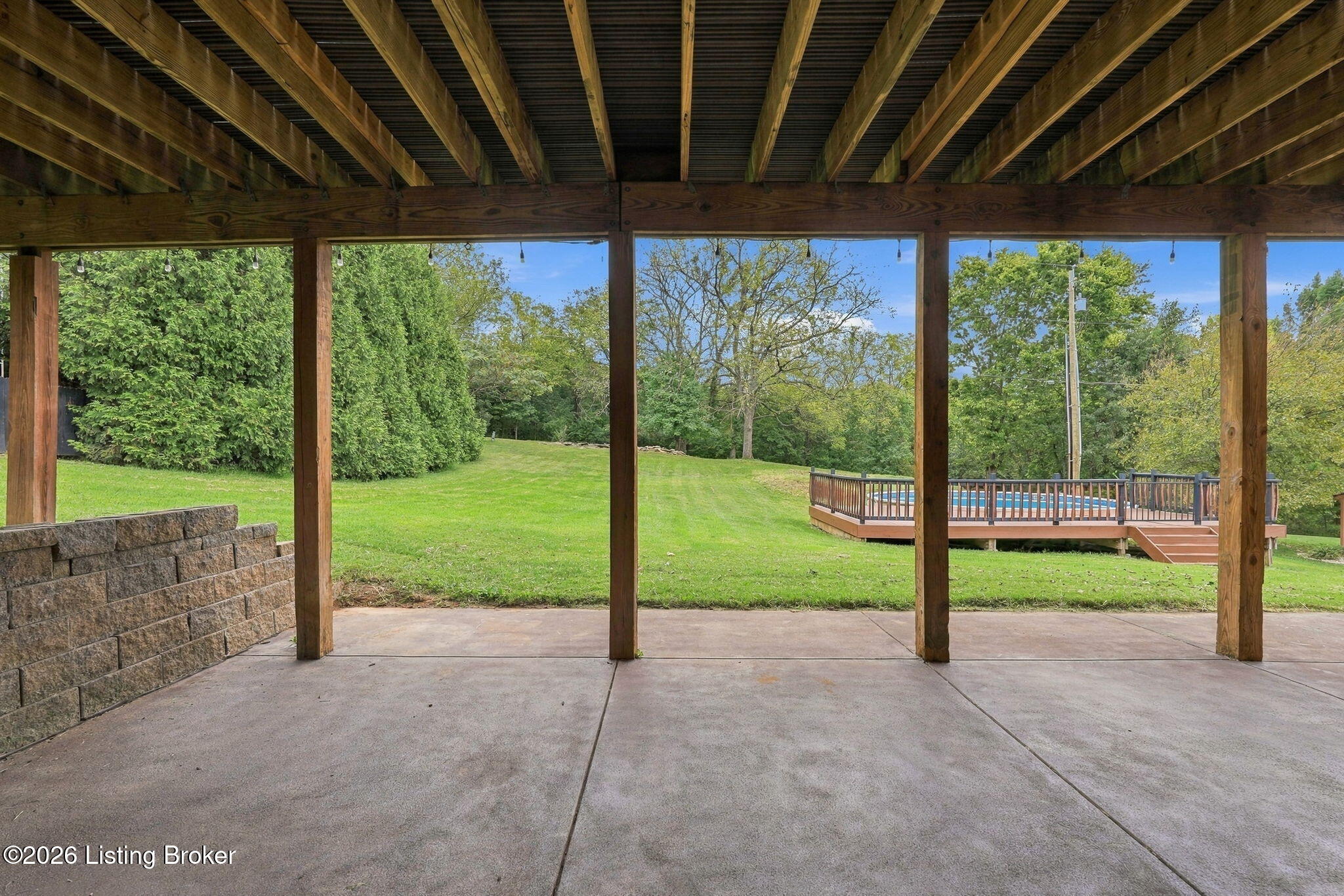 401 Winding Way Property Photo 57