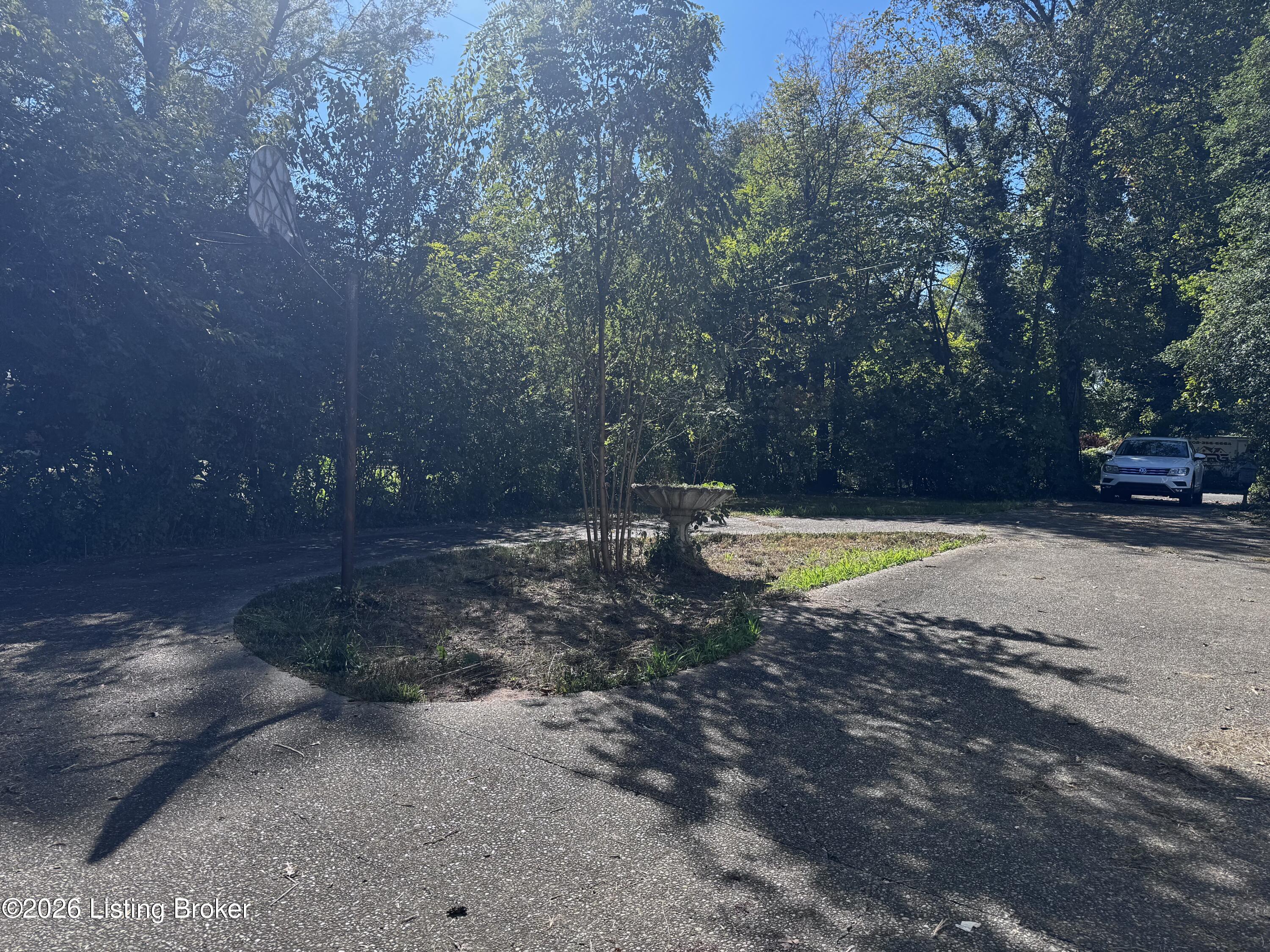 7035 Kentucky Ave Property Photo 8