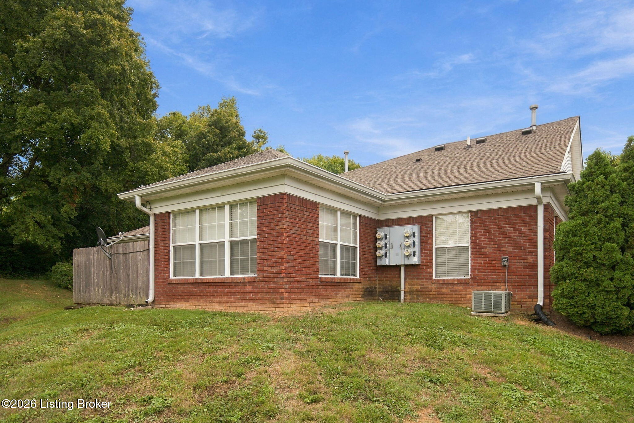 7313 Fox Hollow Way Property Photo 2