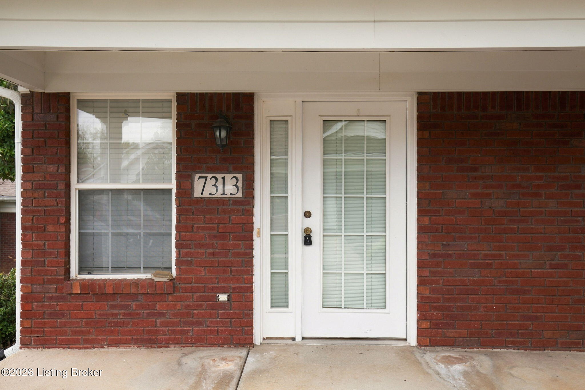 7313 Fox Hollow Way Property Photo 3