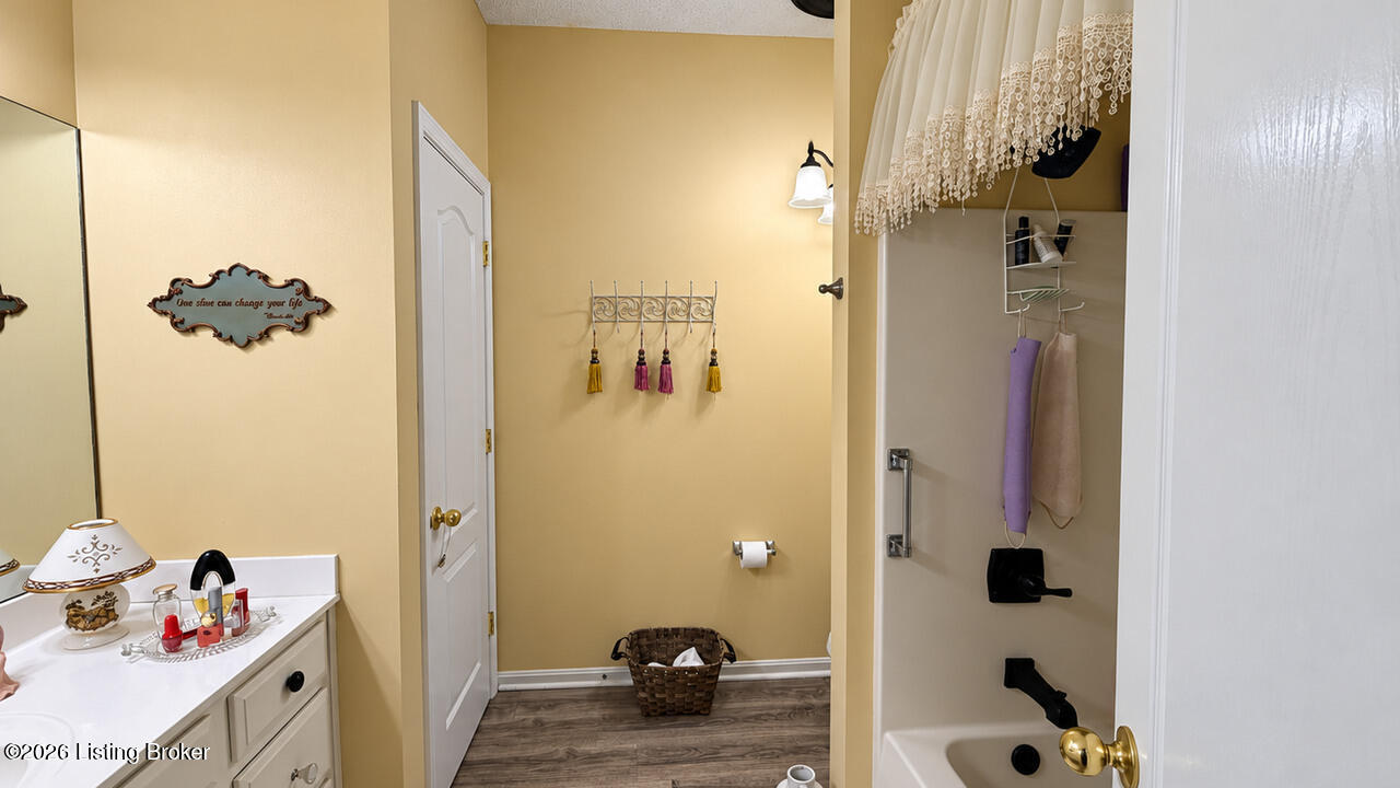 9106 Hawthorne Pointe Dr 101 Property Photo 13