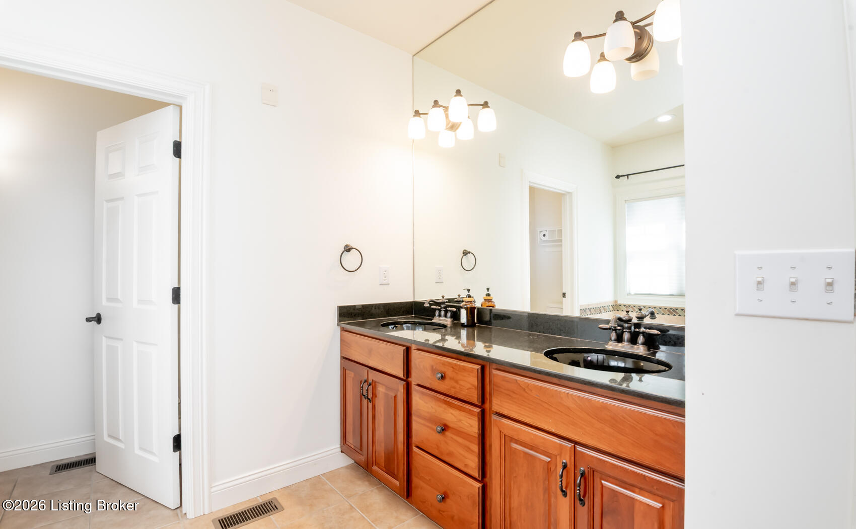 1201 Persimmon Ridge Dr Property Photo 21