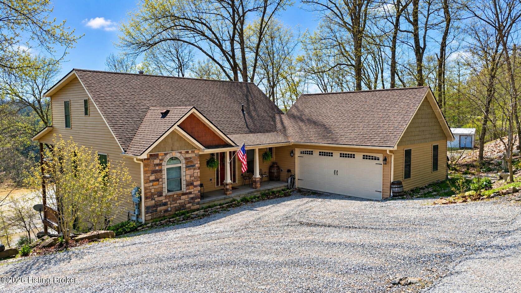 525 N Riverbend Rd Property Photo 2