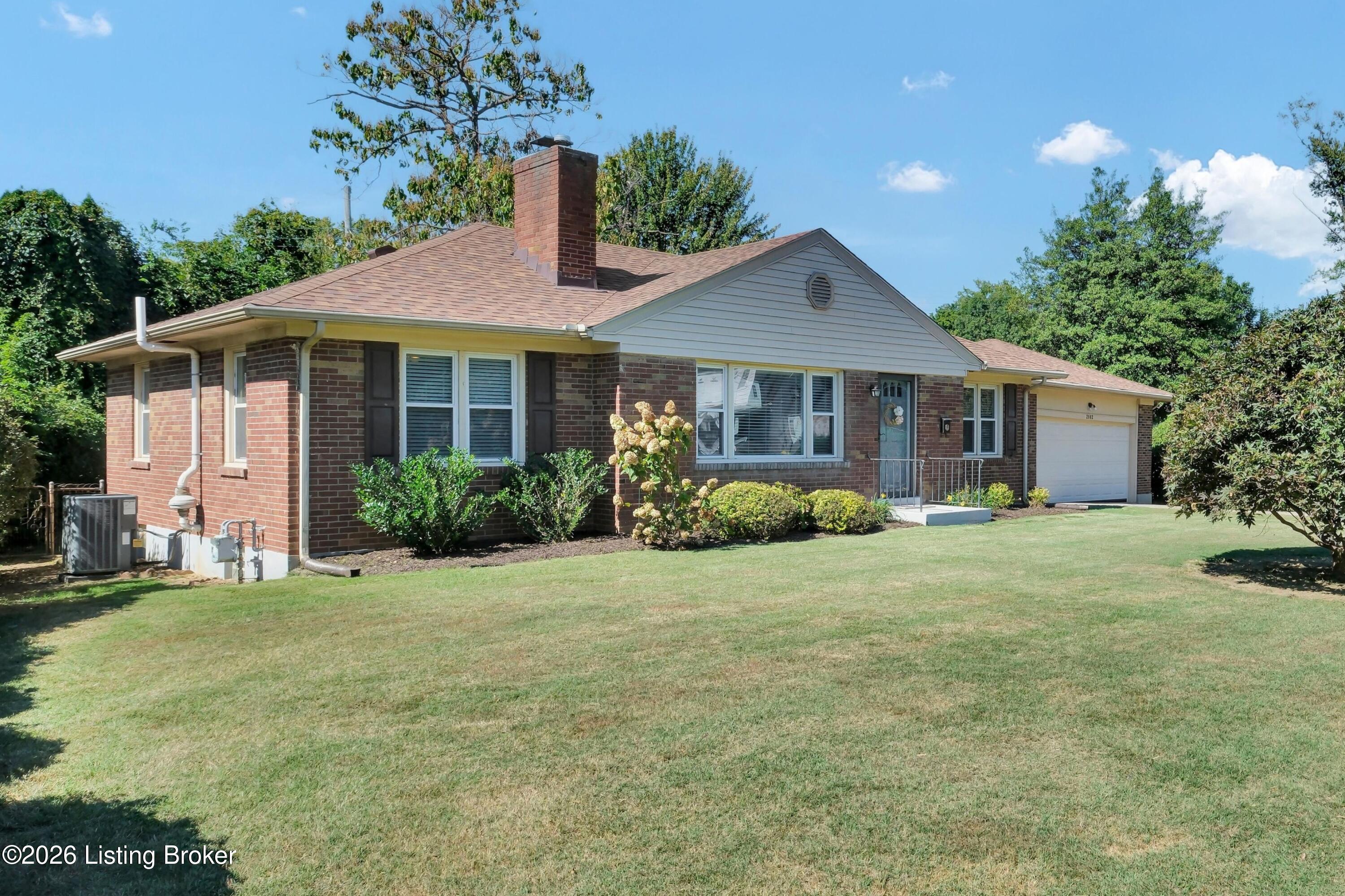 2902 Cambridge Rd Property Photo 2