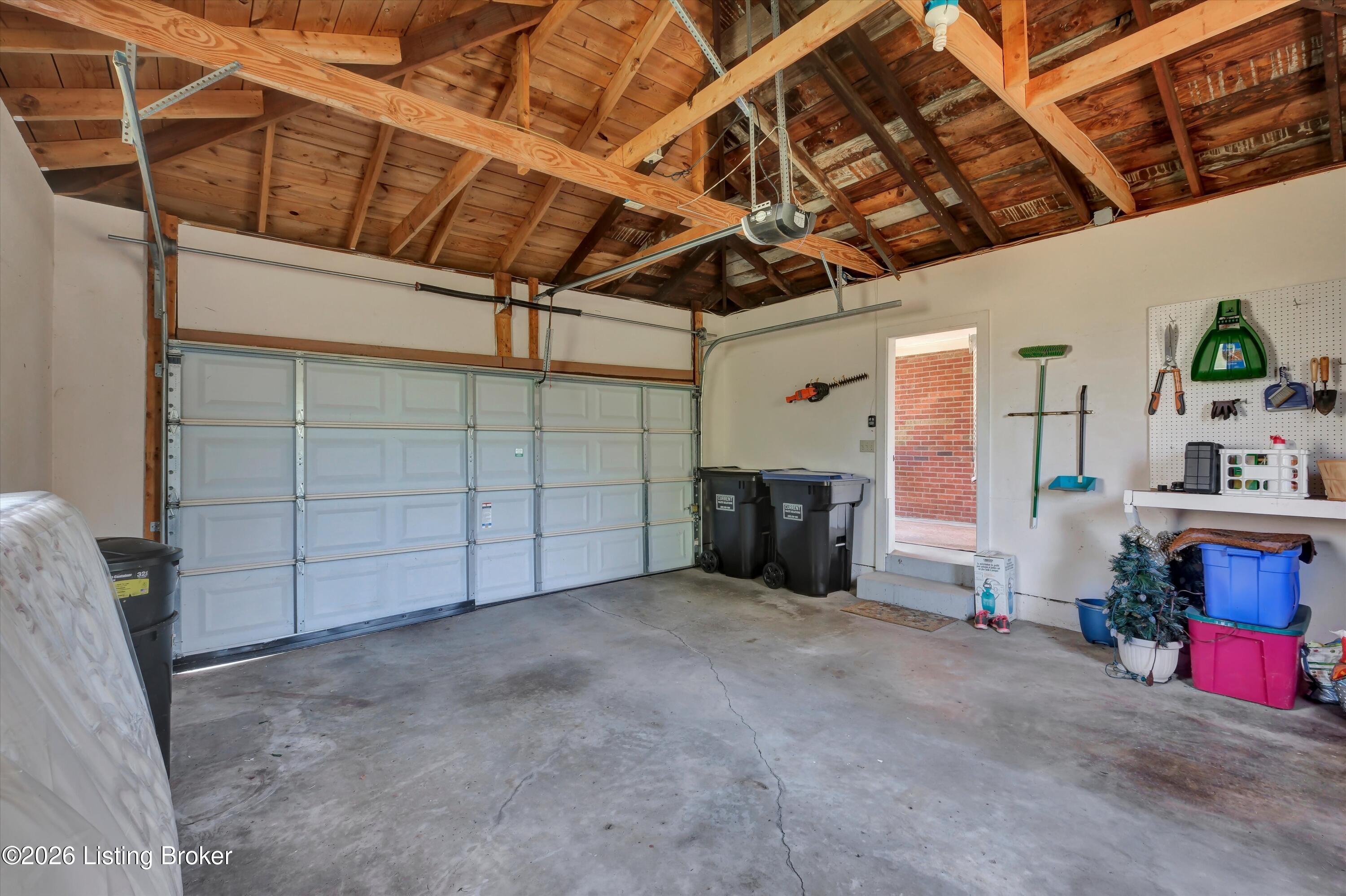 2902 Cambridge Rd Property Photo 34