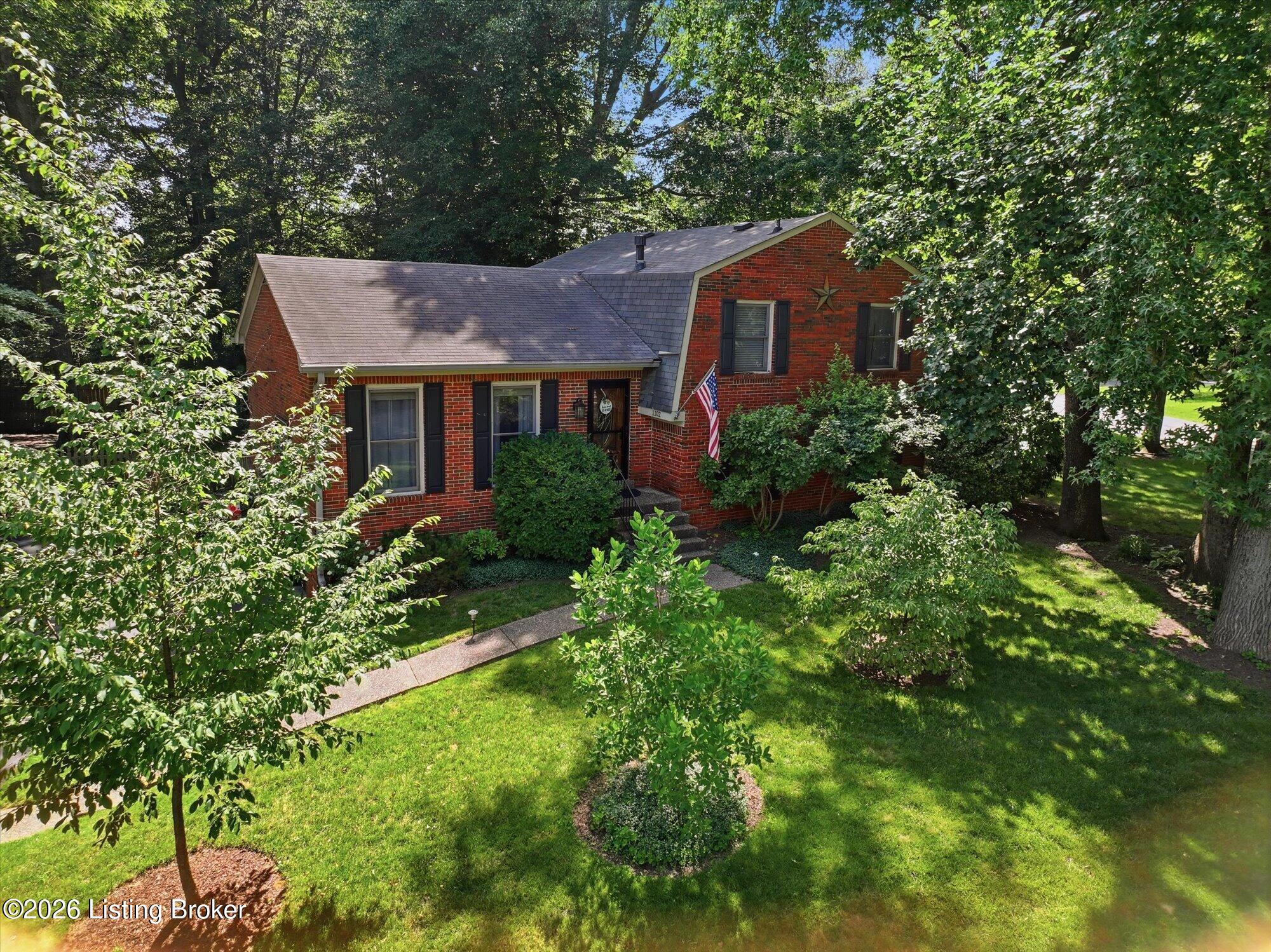 1102 Timber Oak Dr Property Photo 2