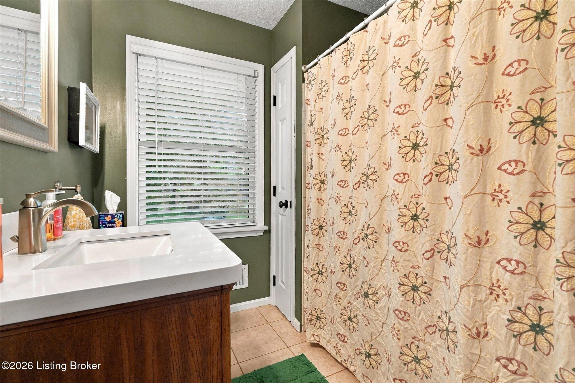 1102 Timber Oak Dr Property Photo 25