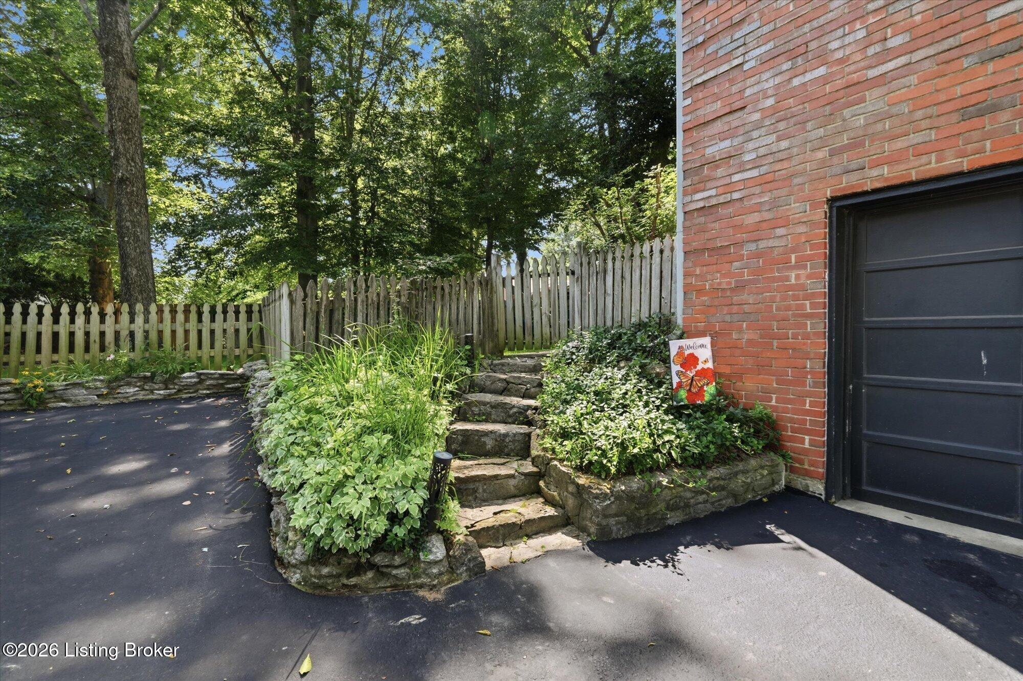 1102 Timber Oak Dr Property Photo 37