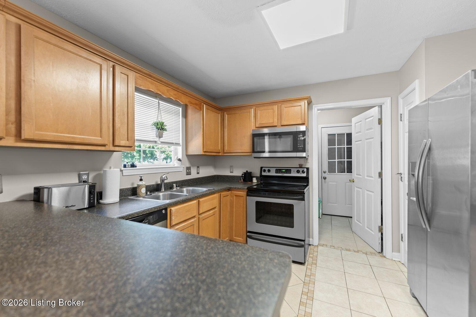 8603 Raintree Cir Property Photo 7