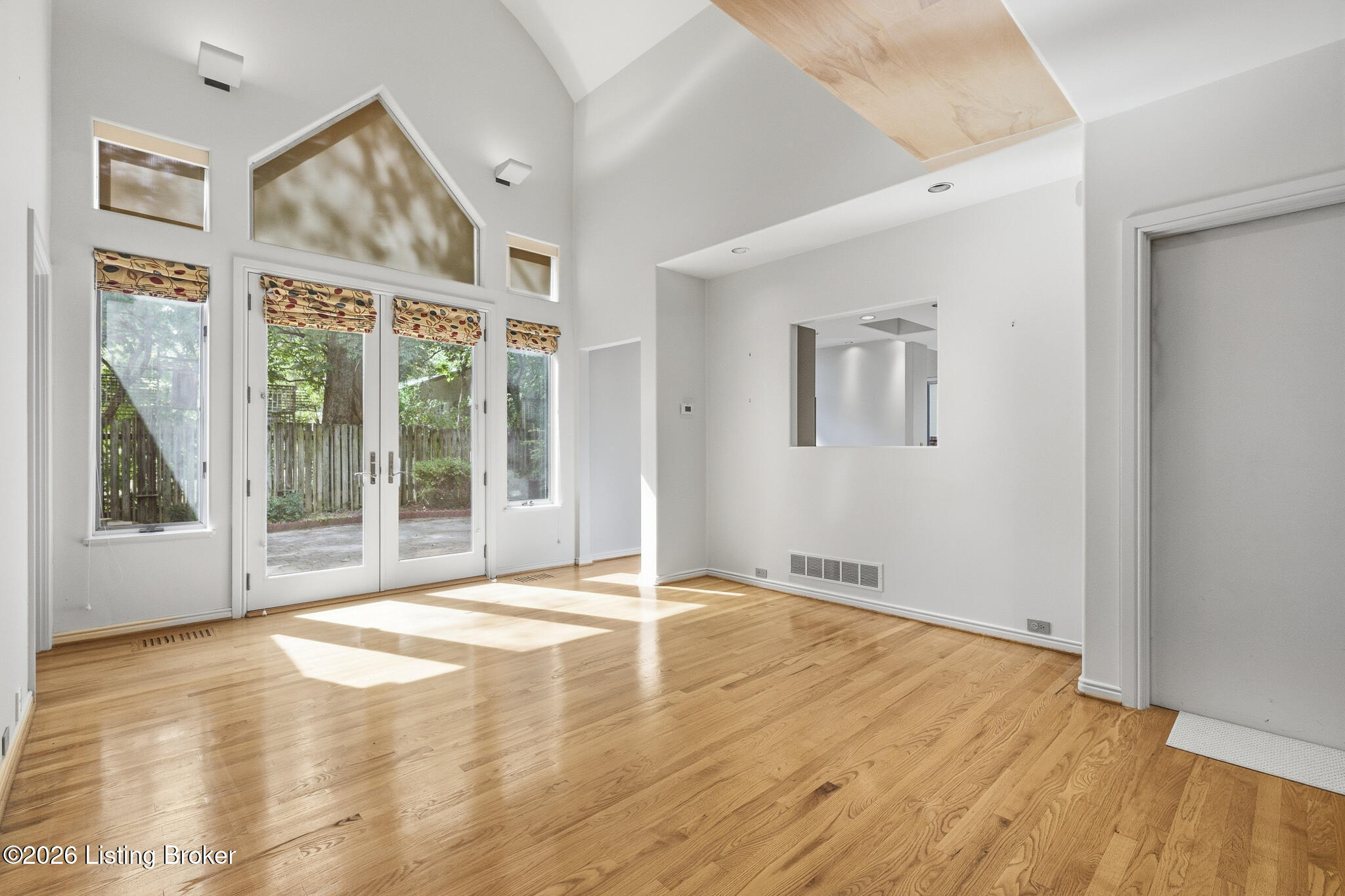 300 Penruth Ave Property Photo 11