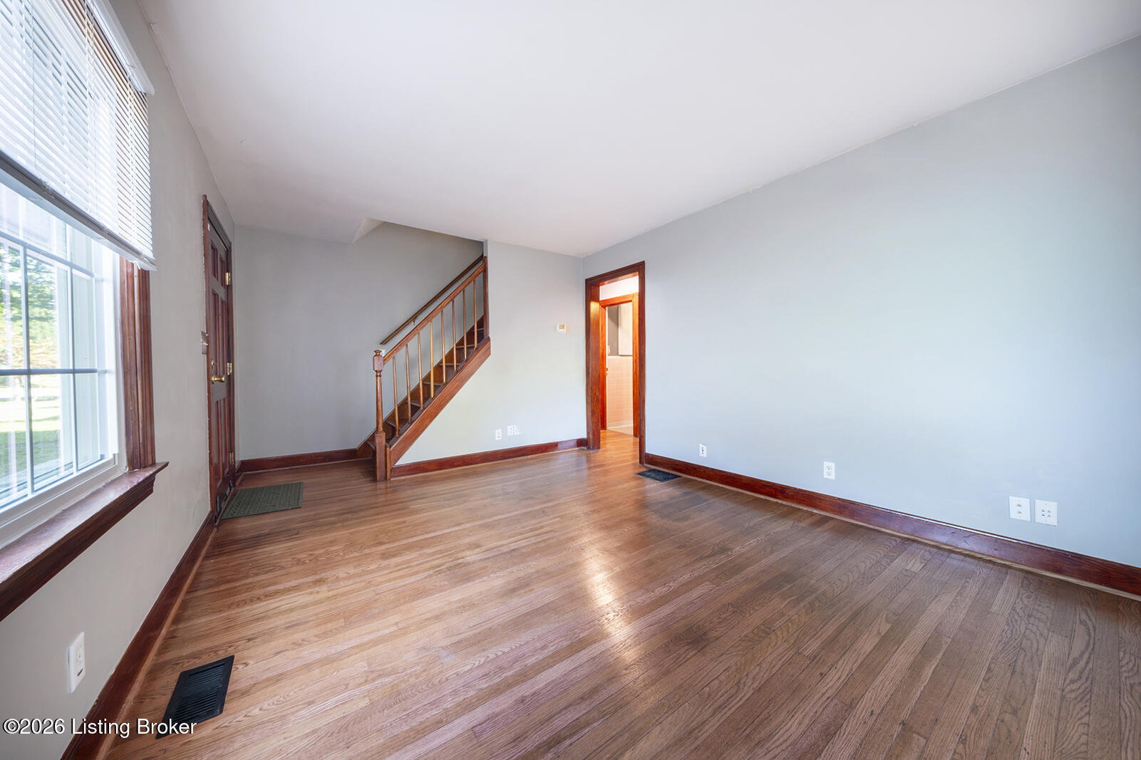 4819 Cliff Ave Property Photo 4