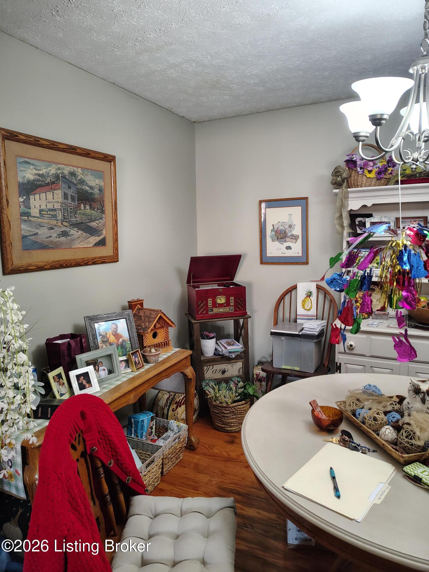 431 Logsdon Ct Property Photo 7