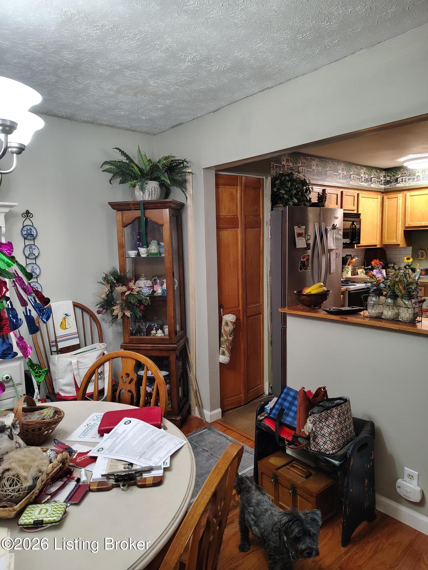 431 Logsdon Ct Property Photo 8
