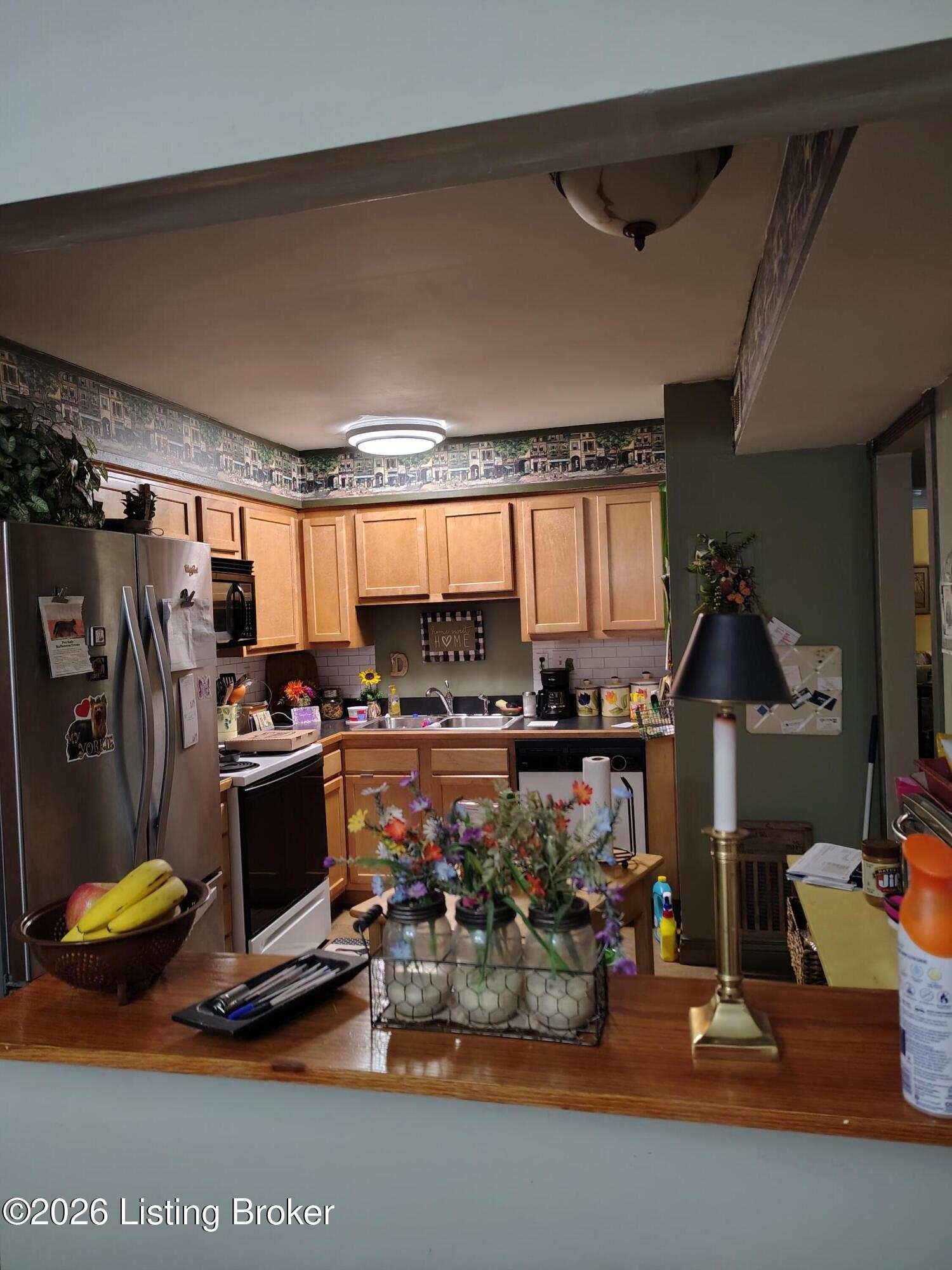 431 Logsdon Ct Property Photo 9