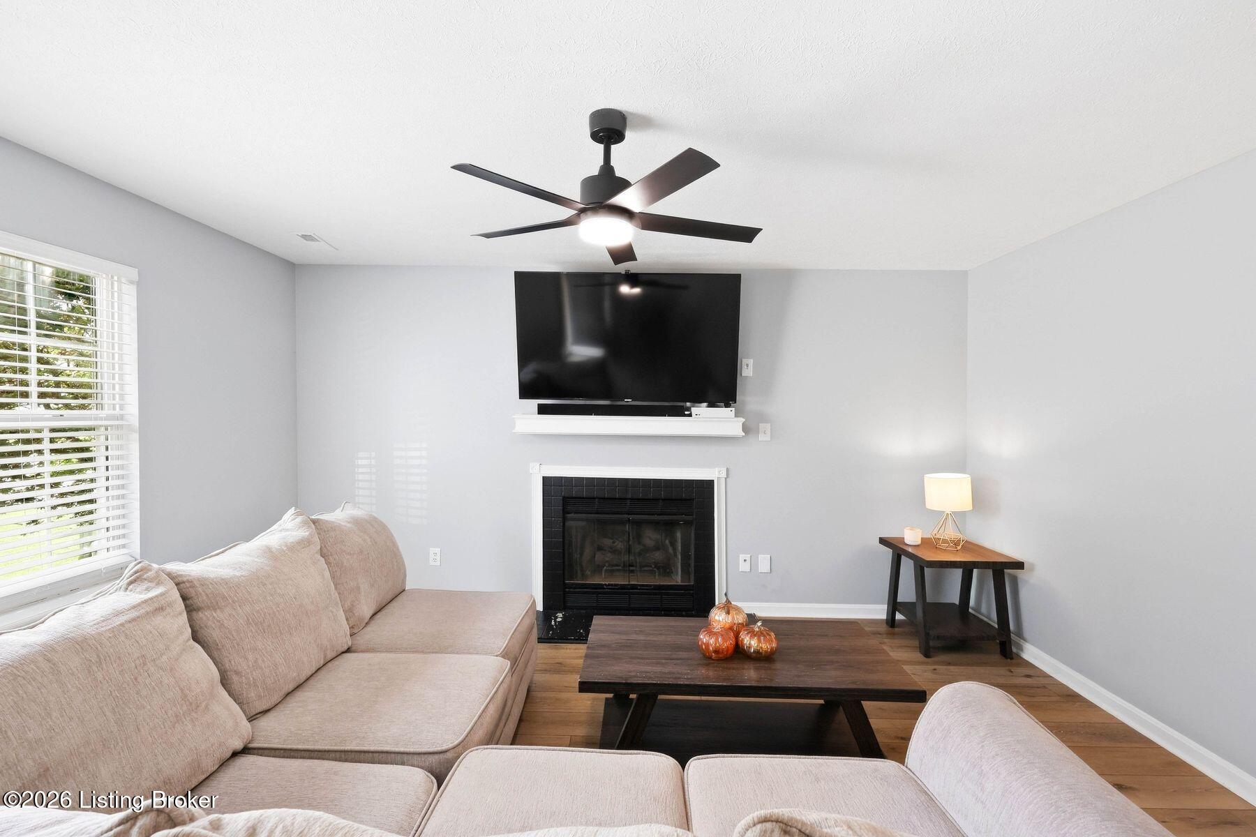 10603 Bayport Rd Property Photo 4