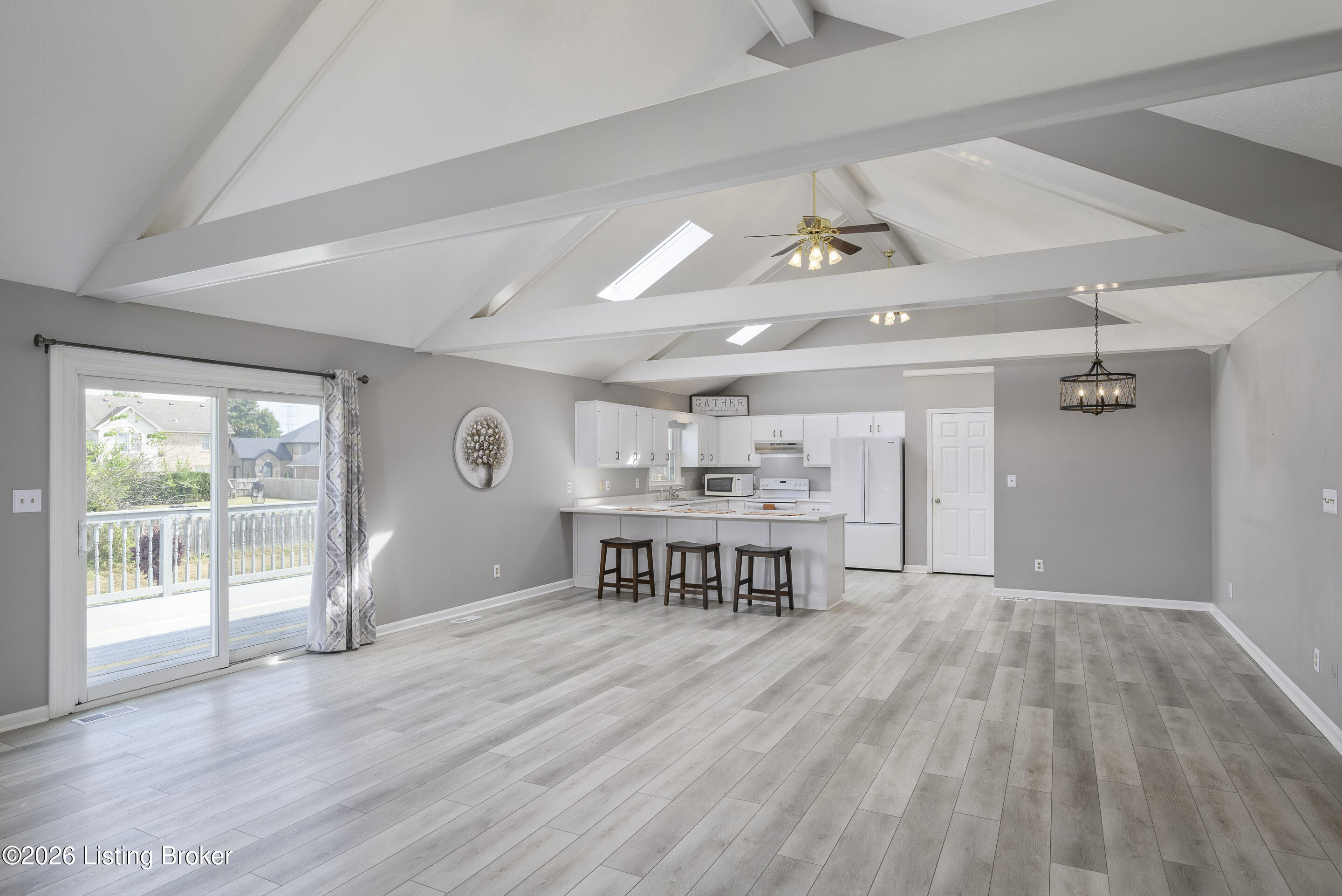 5114 Hunters Point Cir Property Photo 7