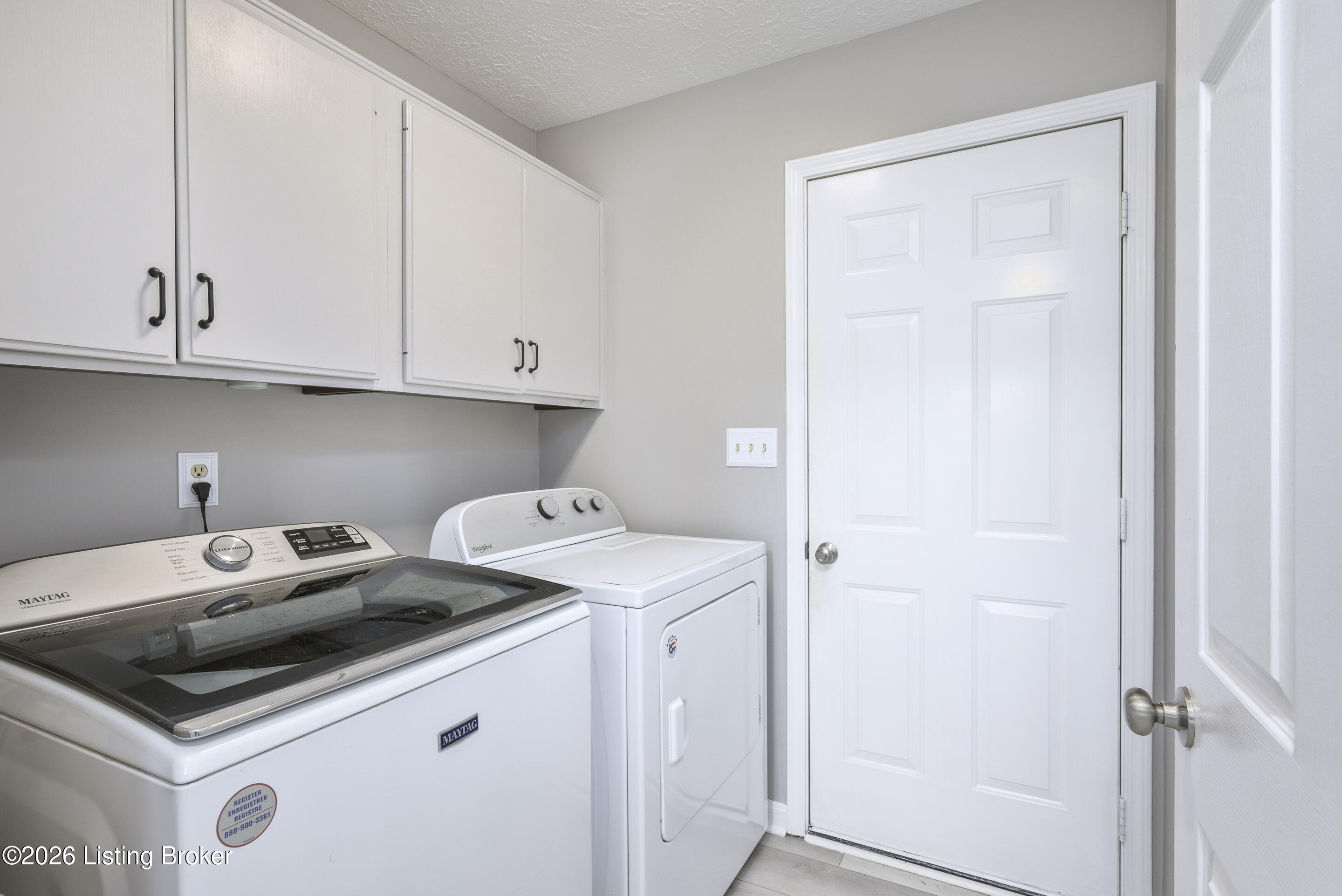 5114 Hunters Point Cir Property Photo 9