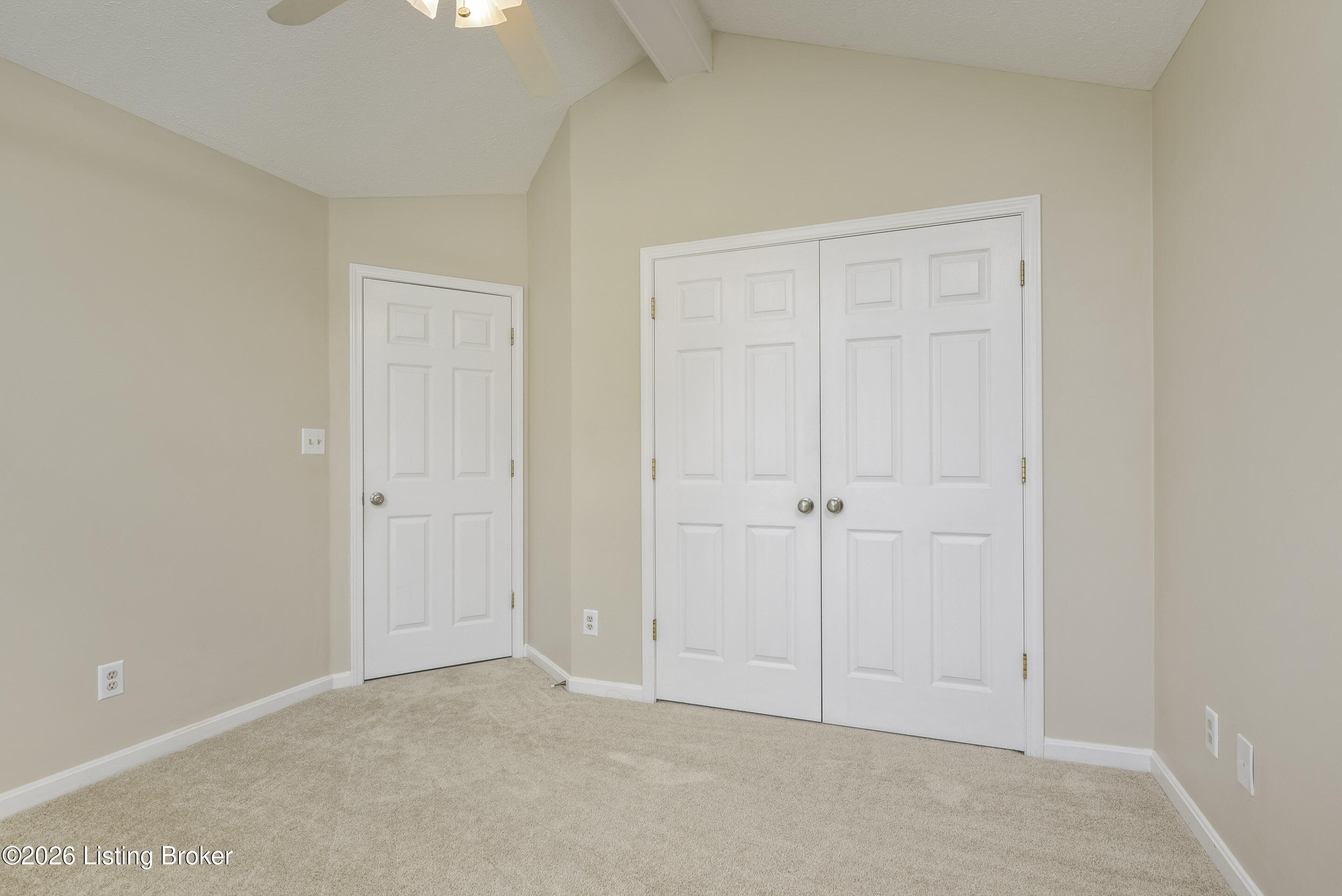 5114 Hunters Point Cir Property Photo 13