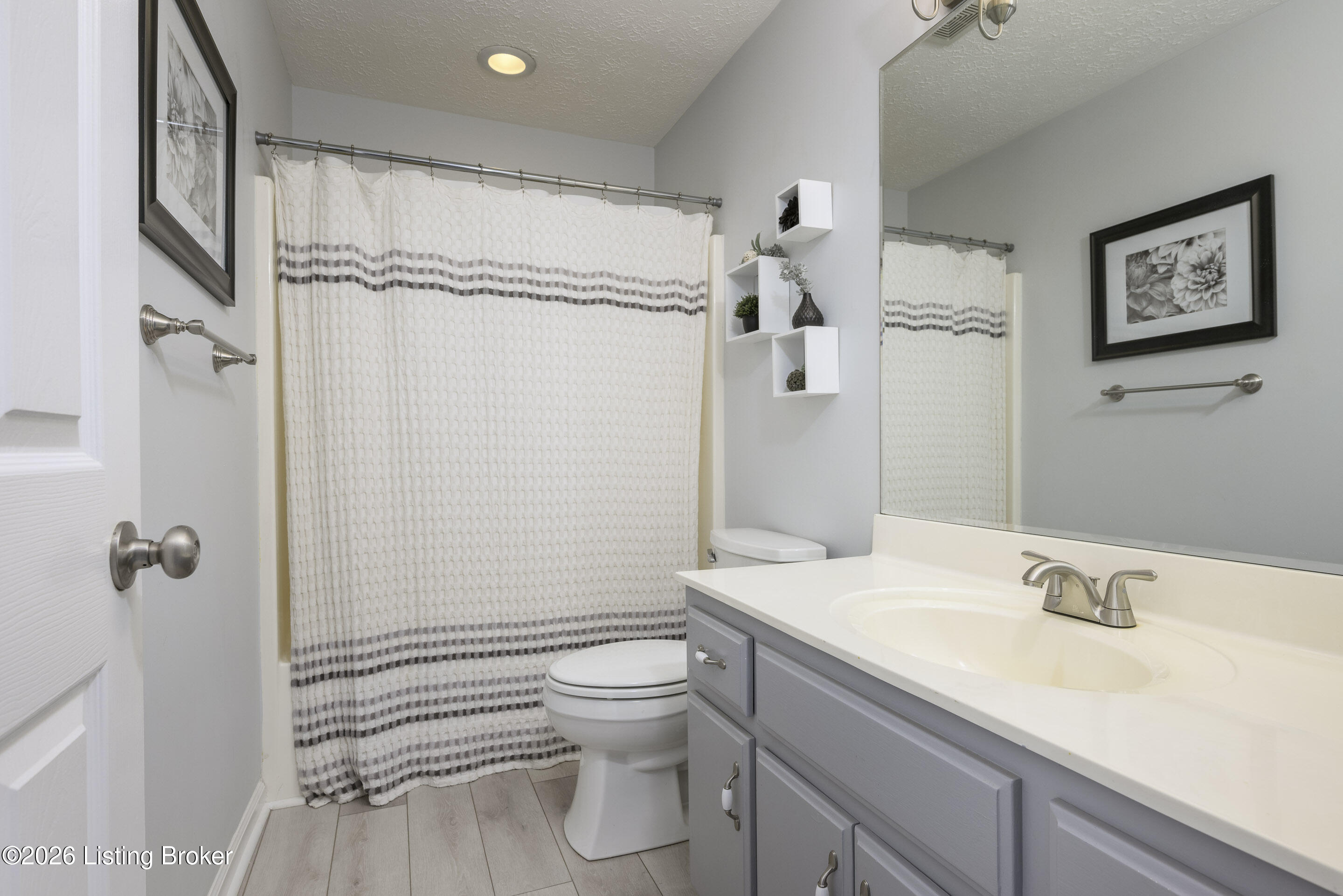 5114 Hunters Point Cir Property Photo 14