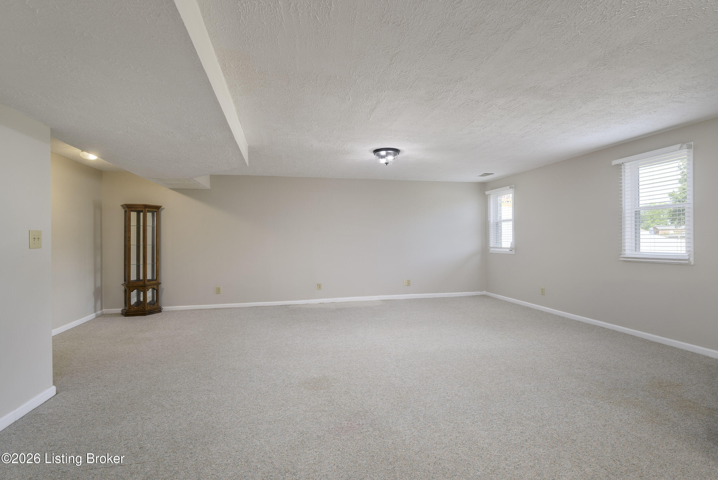 5114 Hunters Point Cir Property Photo 16