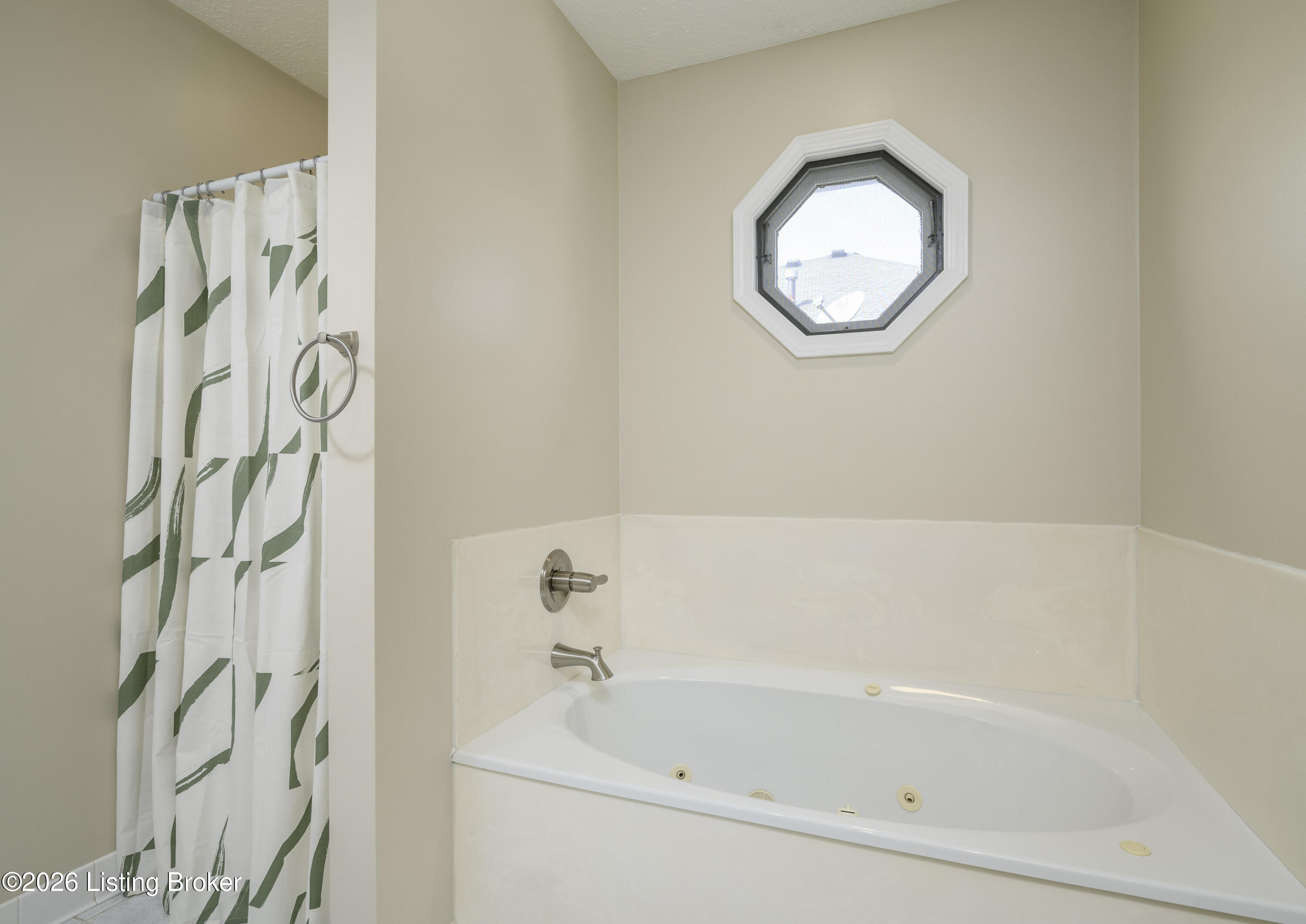 5114 Hunters Point Cir Property Photo 31