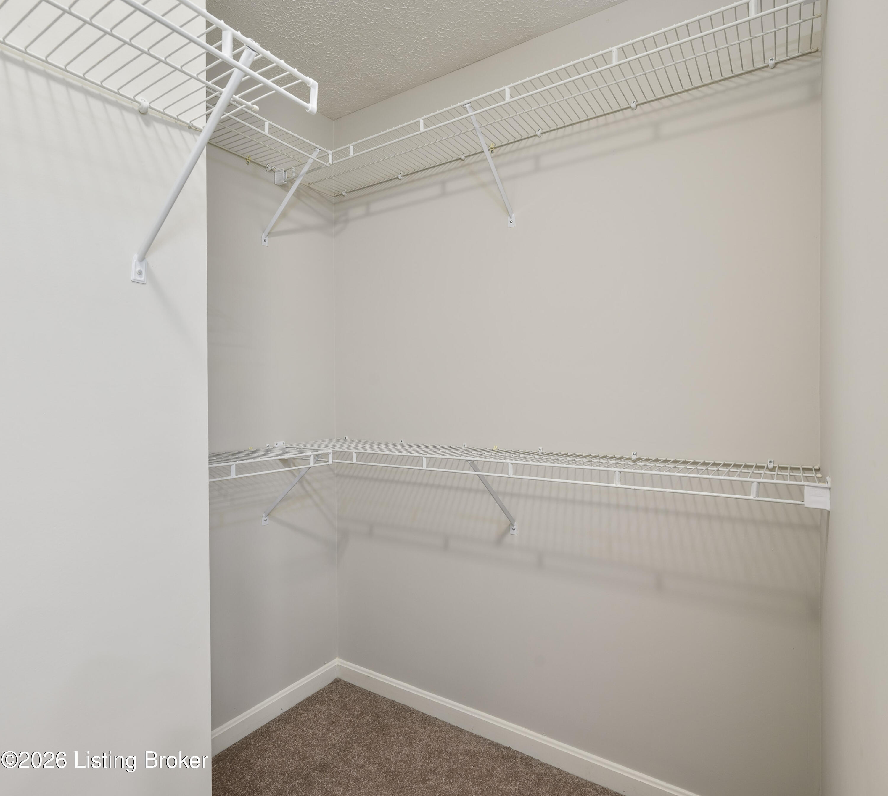 5114 Hunters Point Cir Property Photo 32