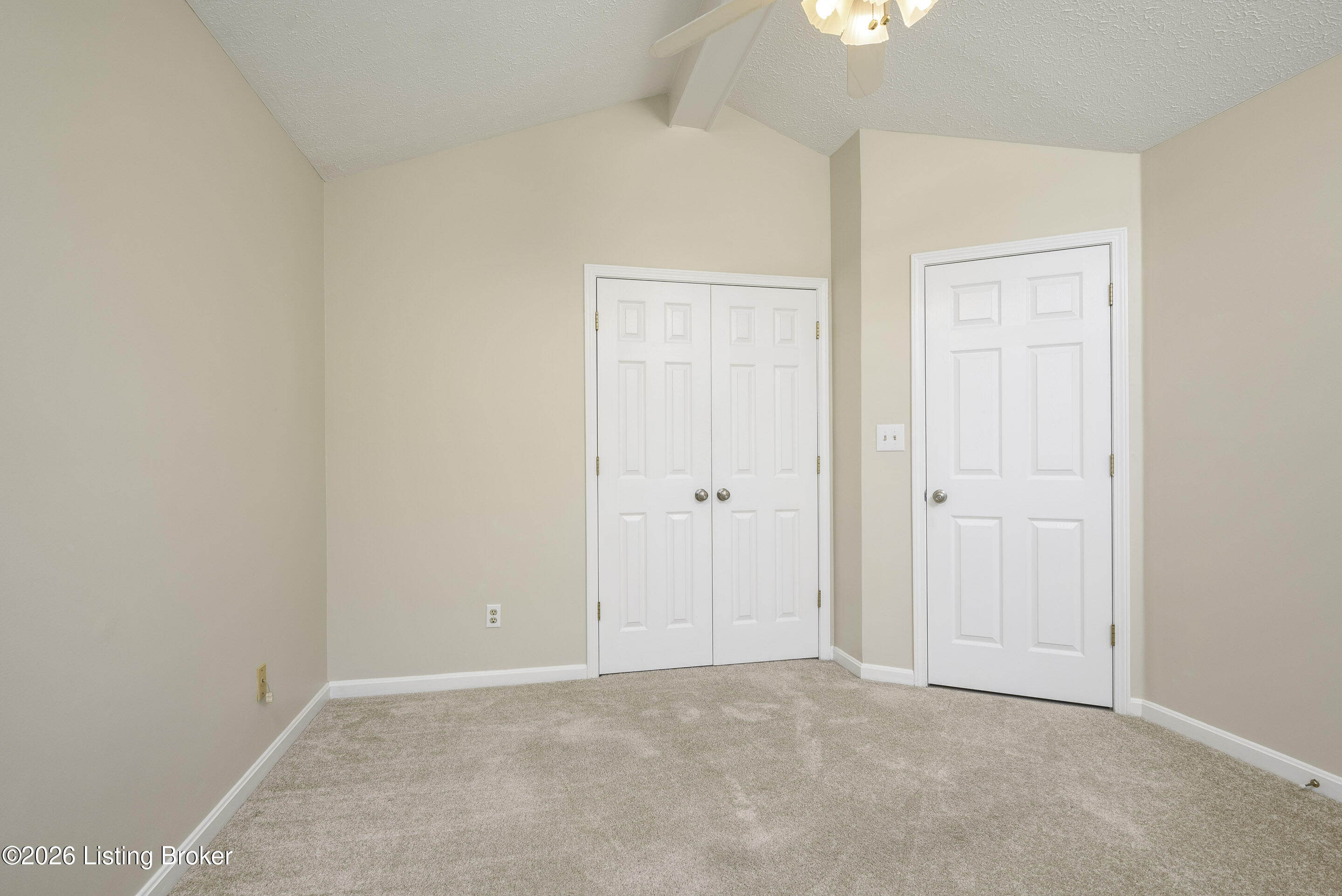 5114 Hunters Point Cir Property Photo 34