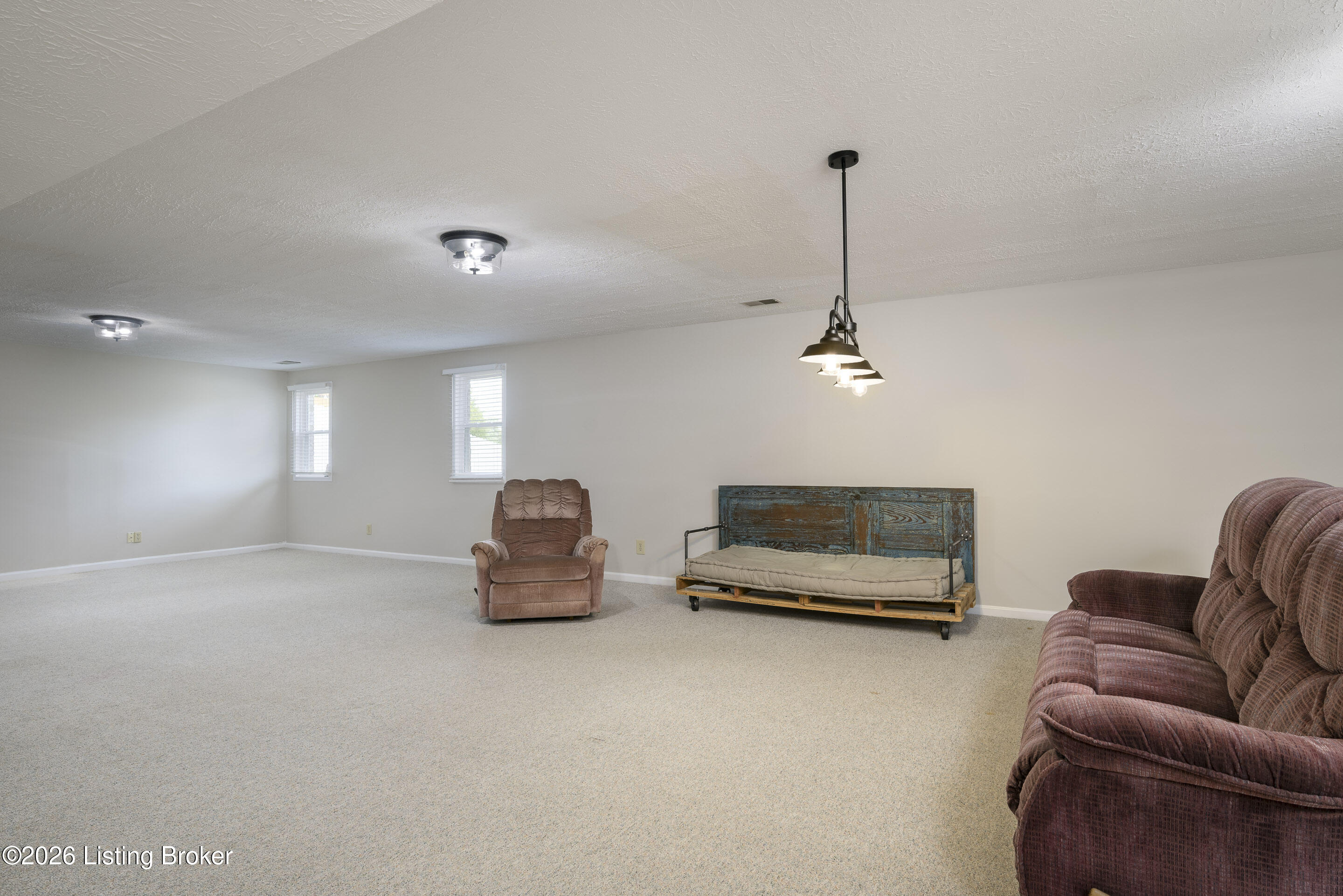 5114 Hunters Point Cir Property Photo 35
