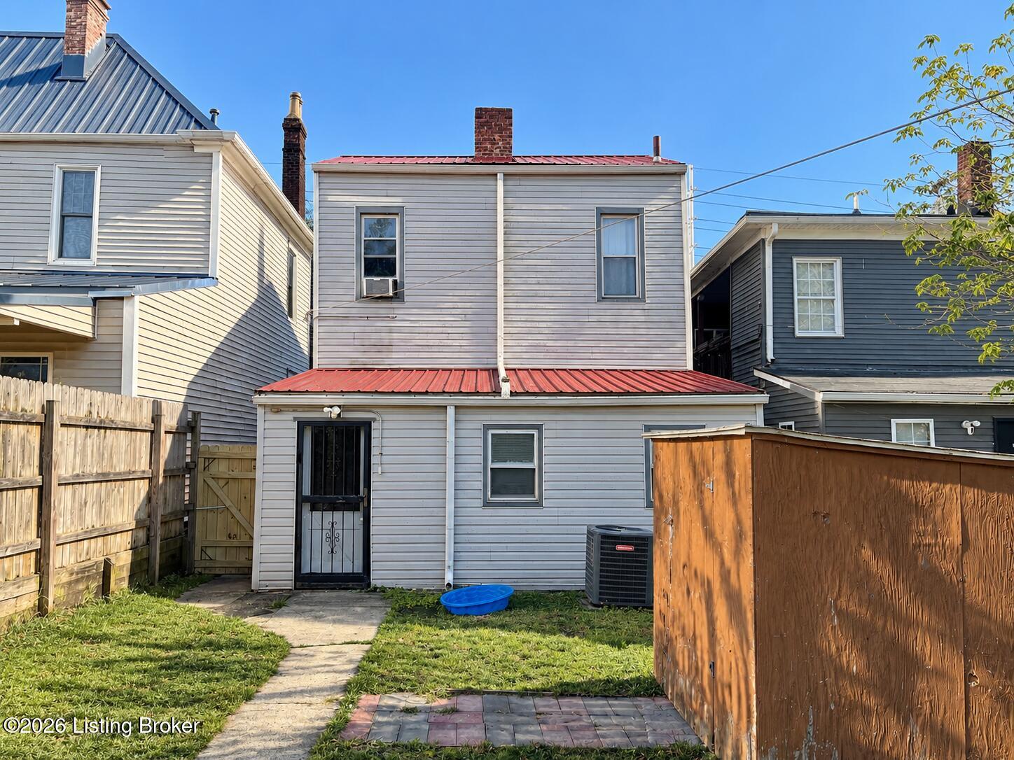 1817 Frankfort Ave Property Photo 9