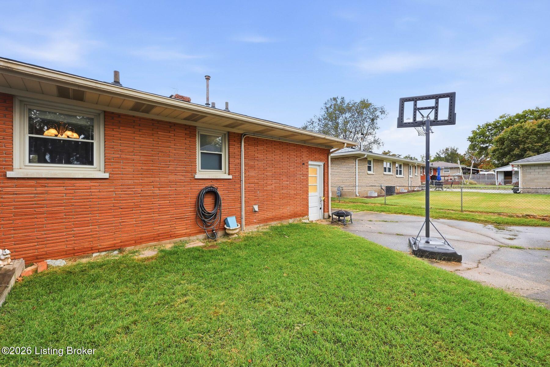 8100 Cedar Brook Dr Property Photo 41