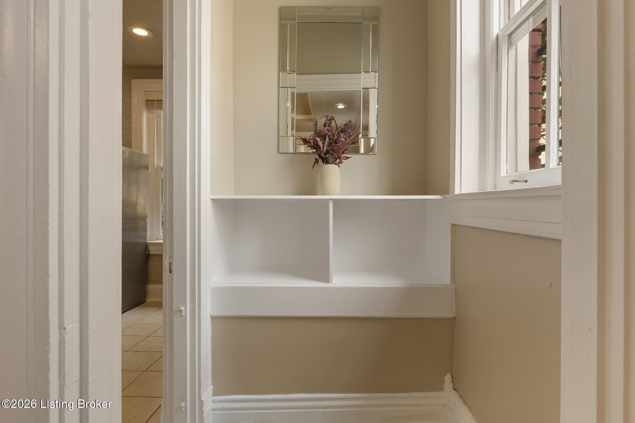 519 W Hill St Property Photo 14