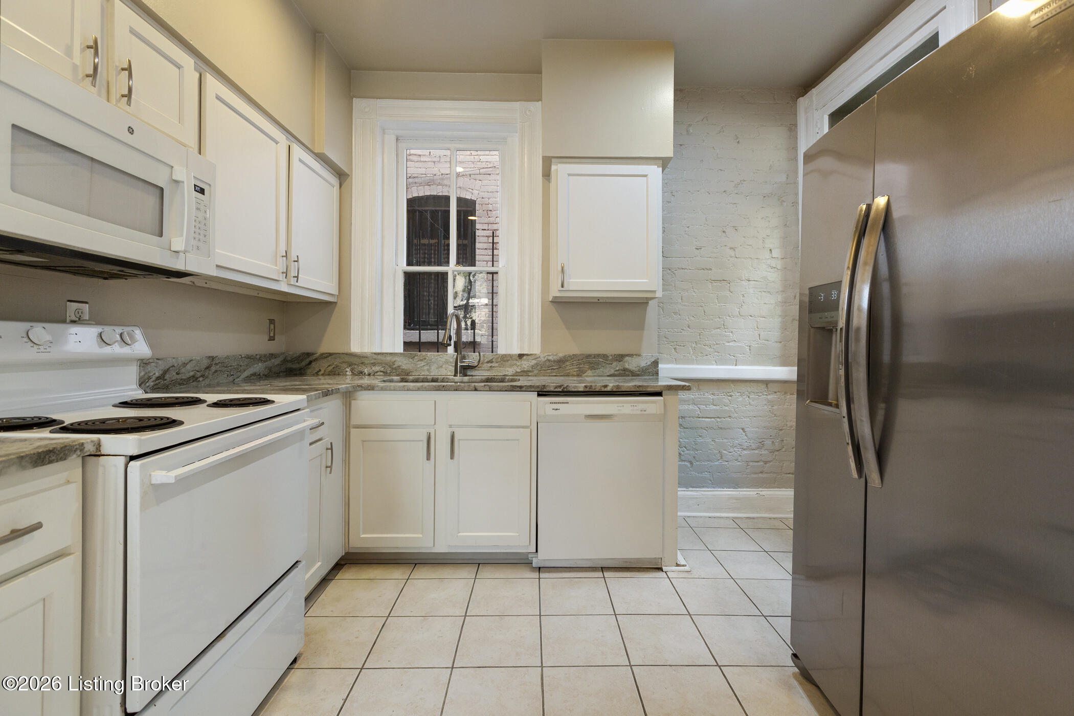 519 W Hill St Property Photo 16
