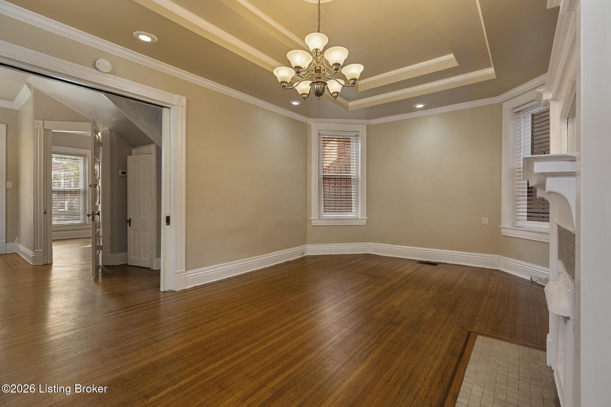 519 W Hill St Property Photo 20