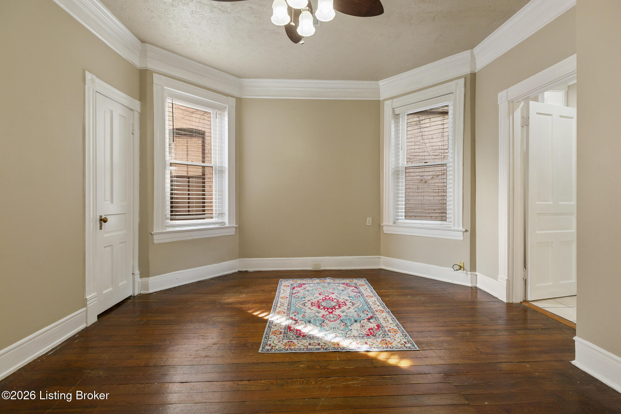 519 W Hill St Property Photo 24
