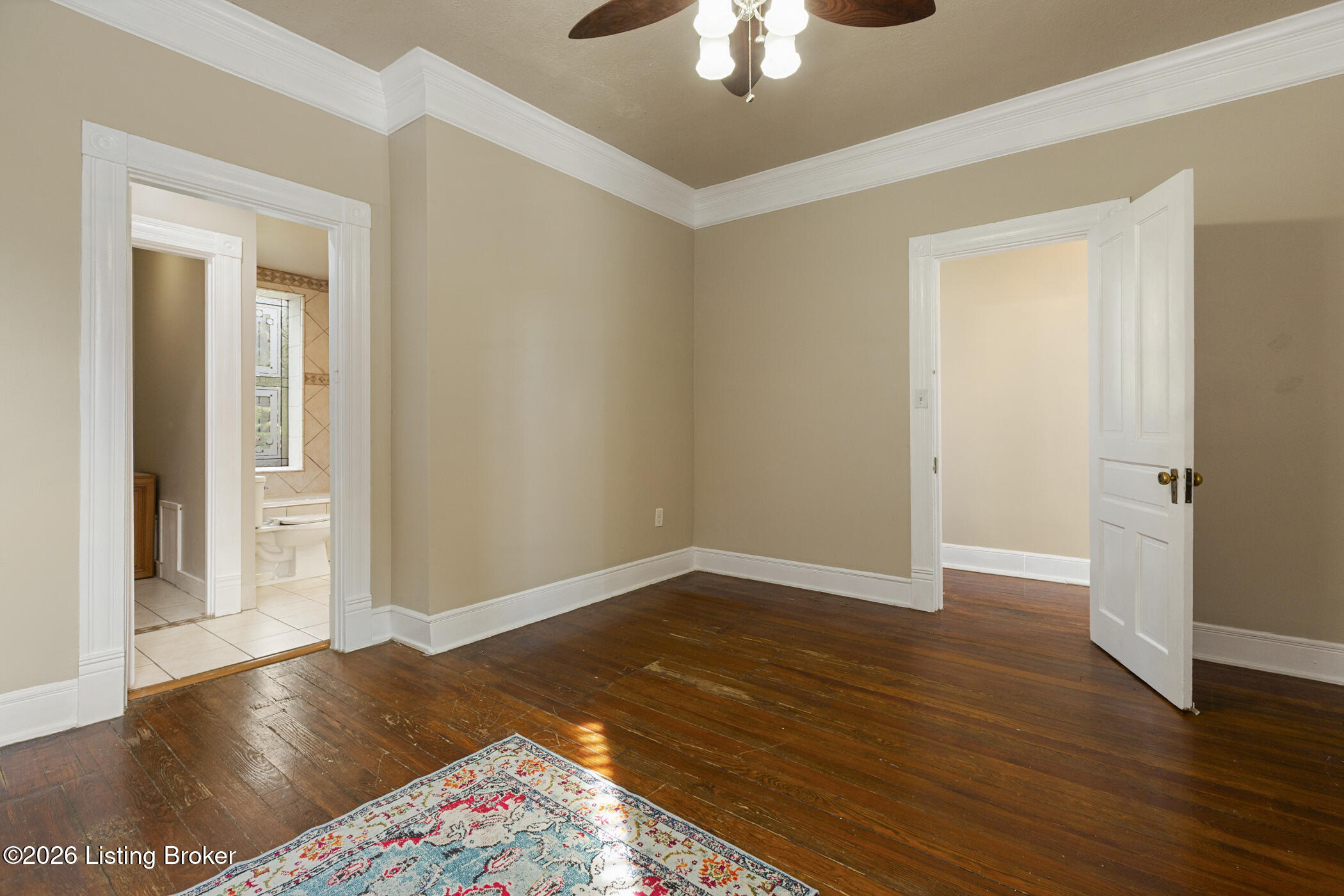 519 W Hill St Property Photo 26