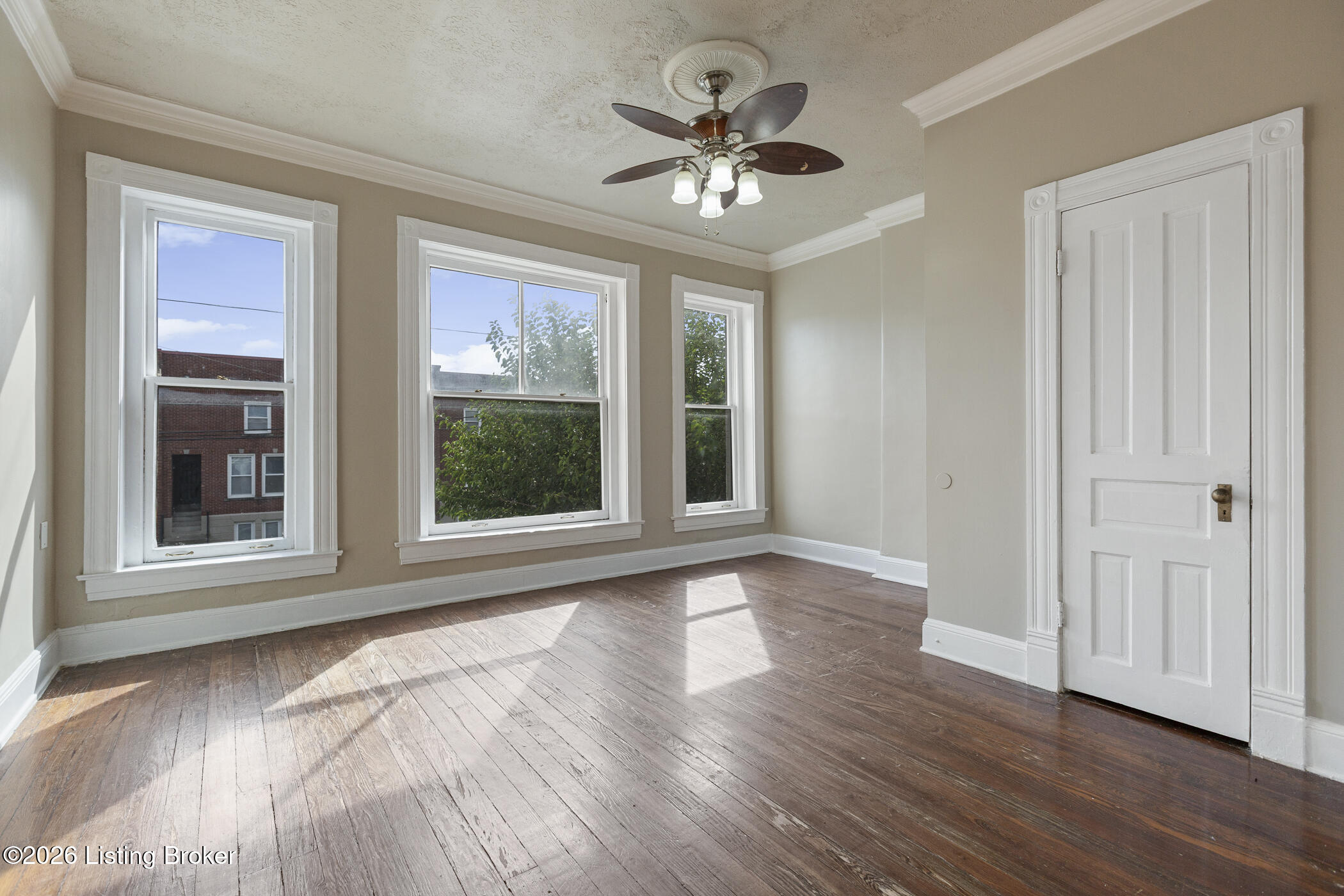 519 W Hill St Property Photo 30