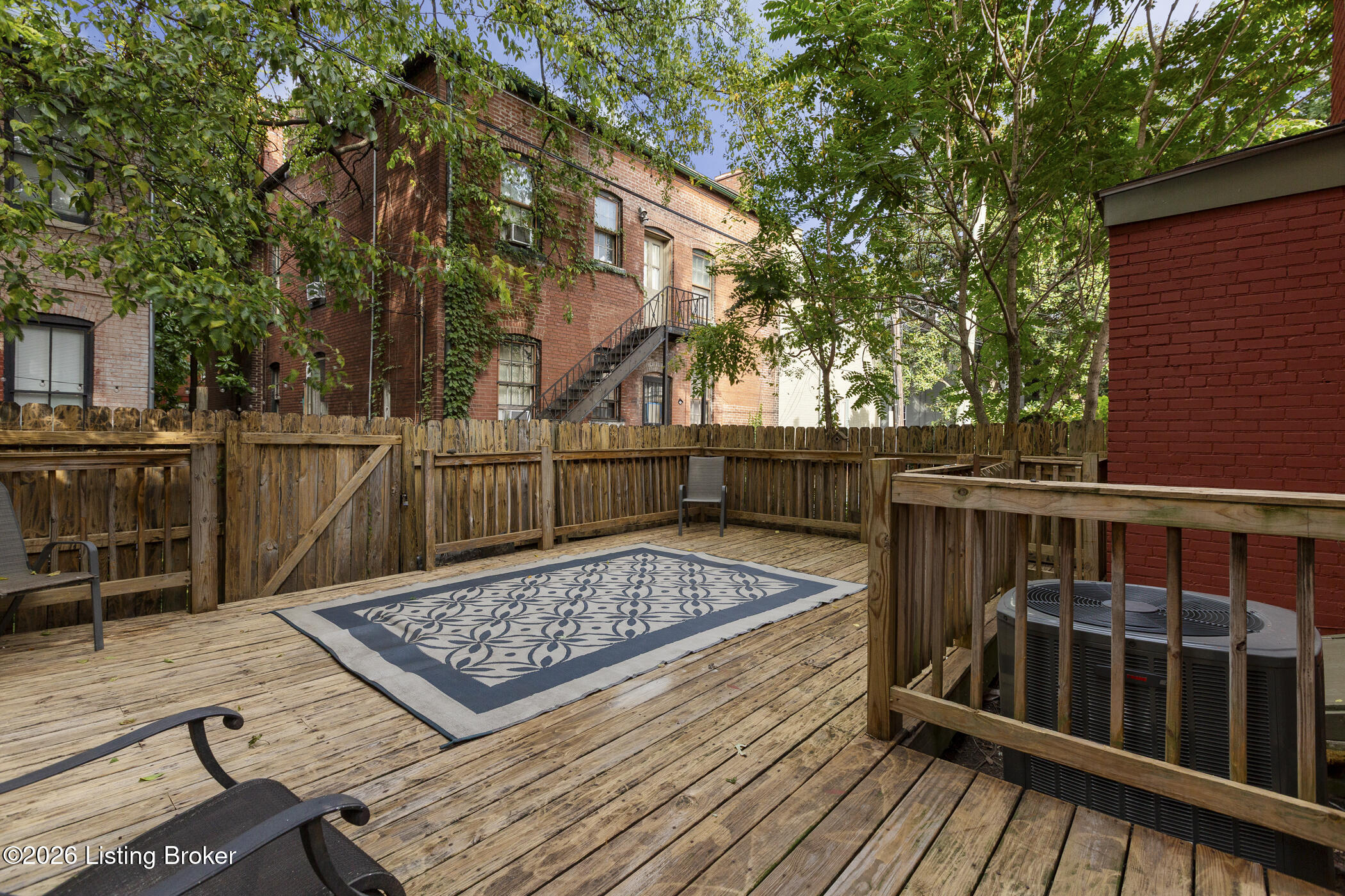 519 W Hill St Property Photo 42