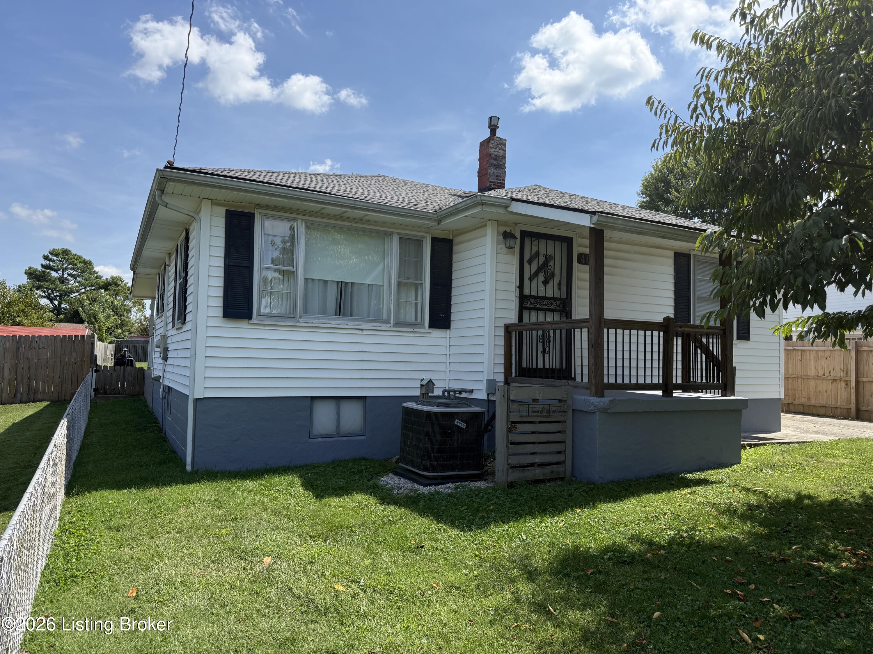 46 Lakeview Dr Property Photo 1