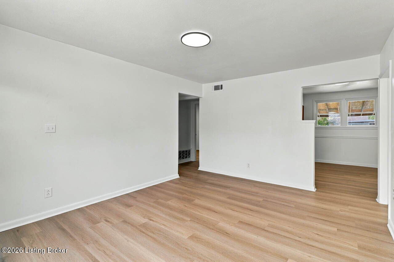 13916 Darwin Blvd Property Photo 6