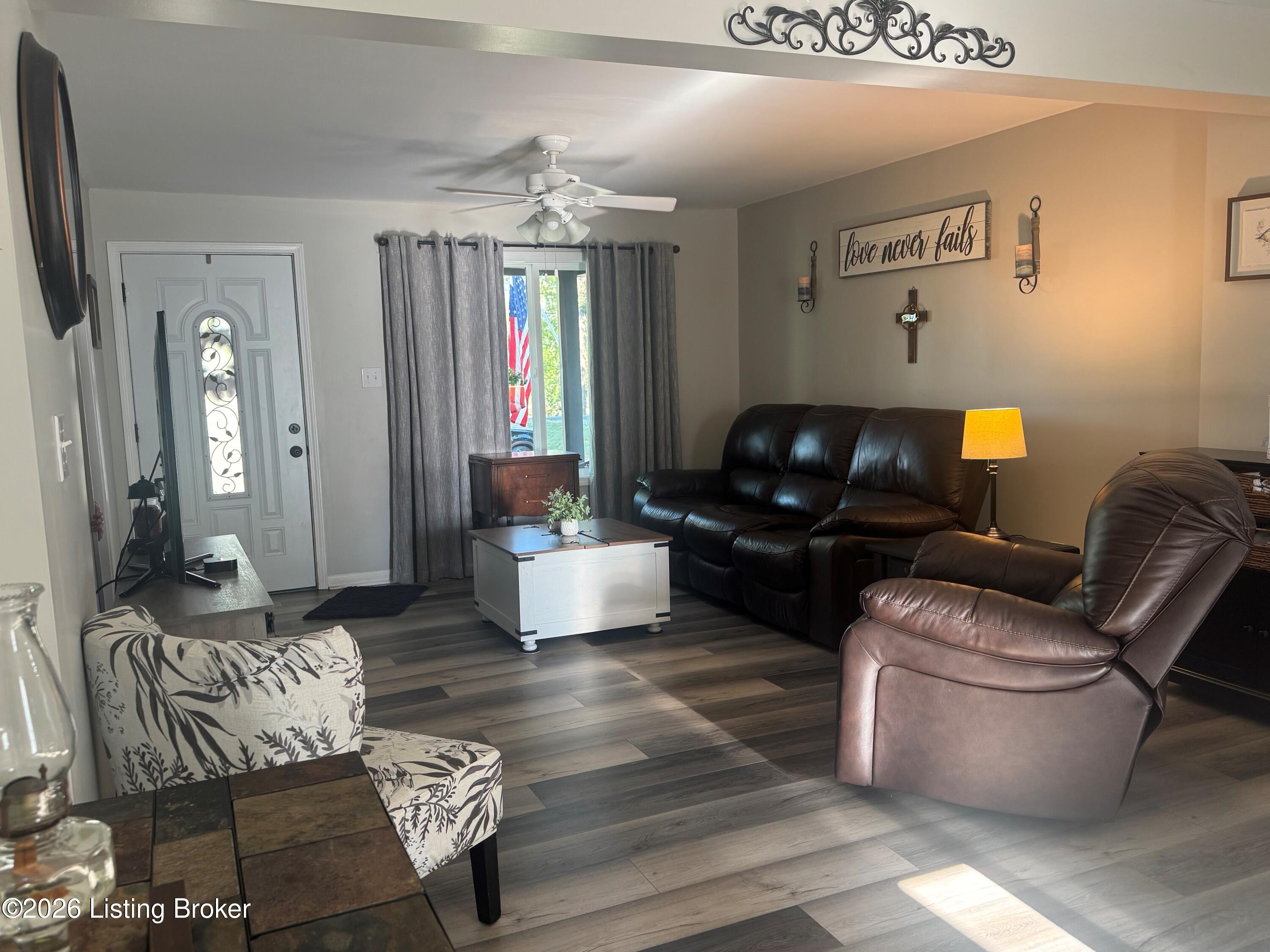 496 Highway 401 Property Photo 5