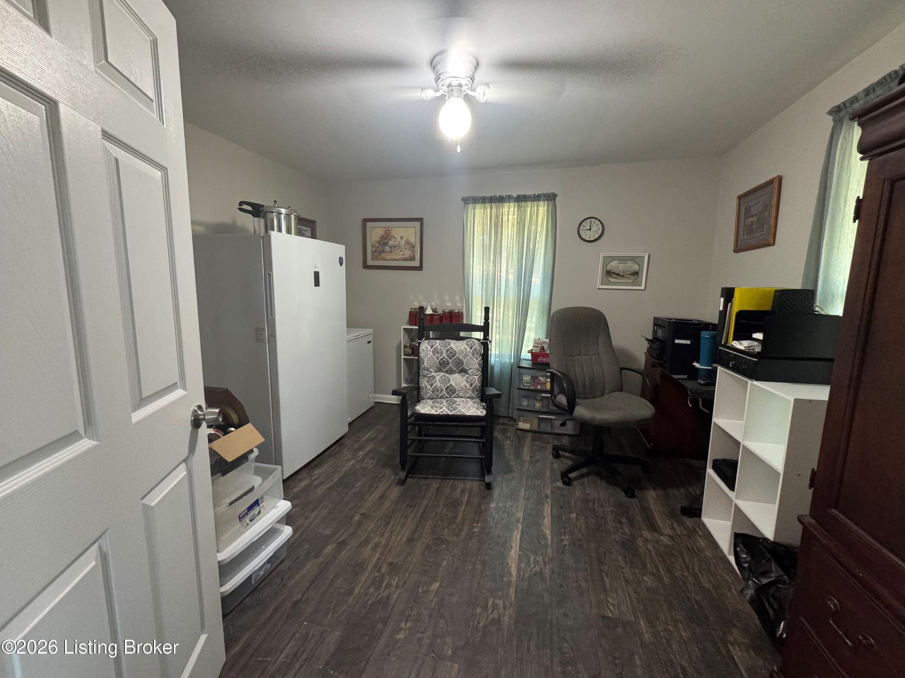 496 Highway 401 Property Photo 11