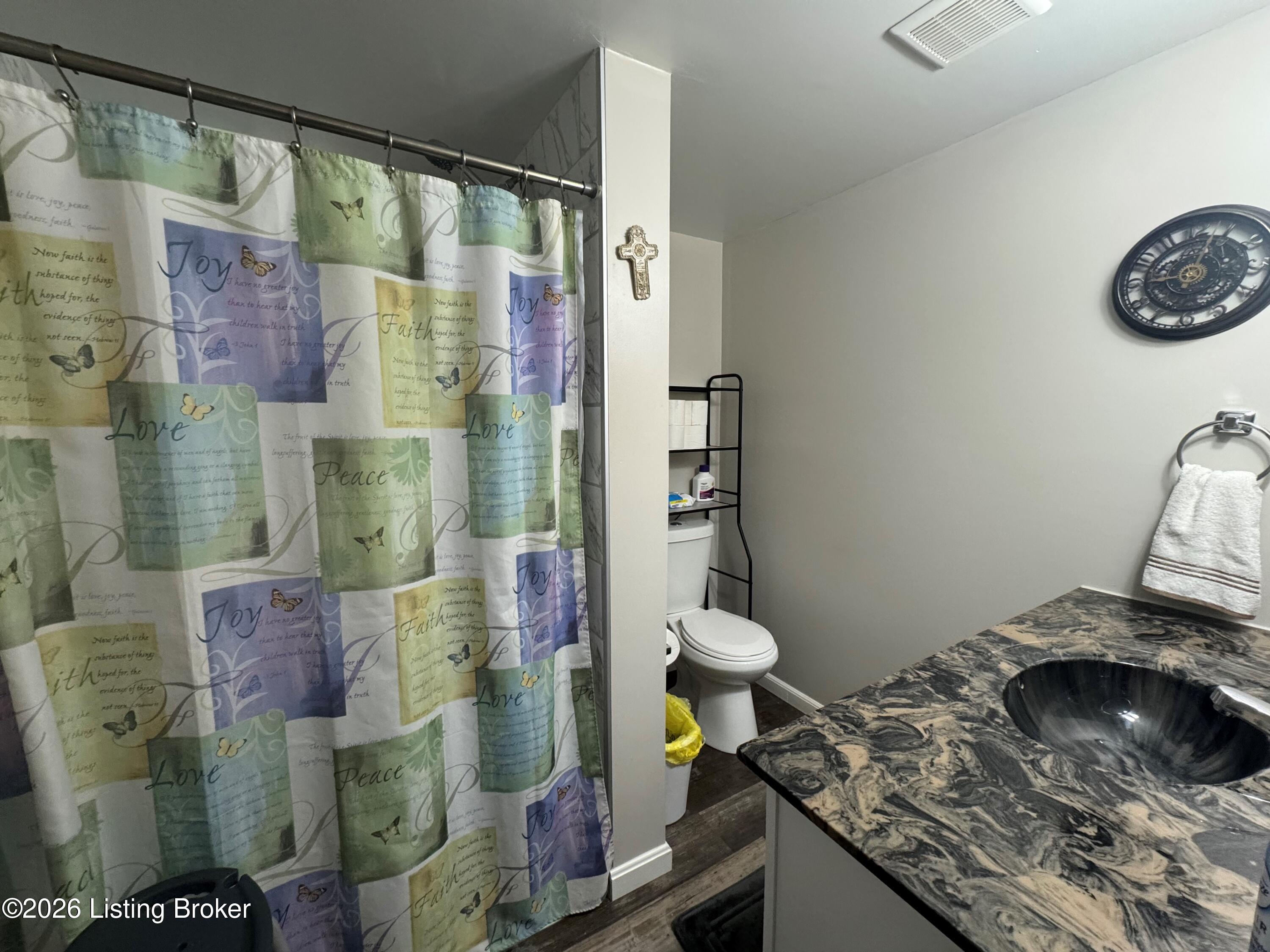 496 Highway 401 Property Photo 12